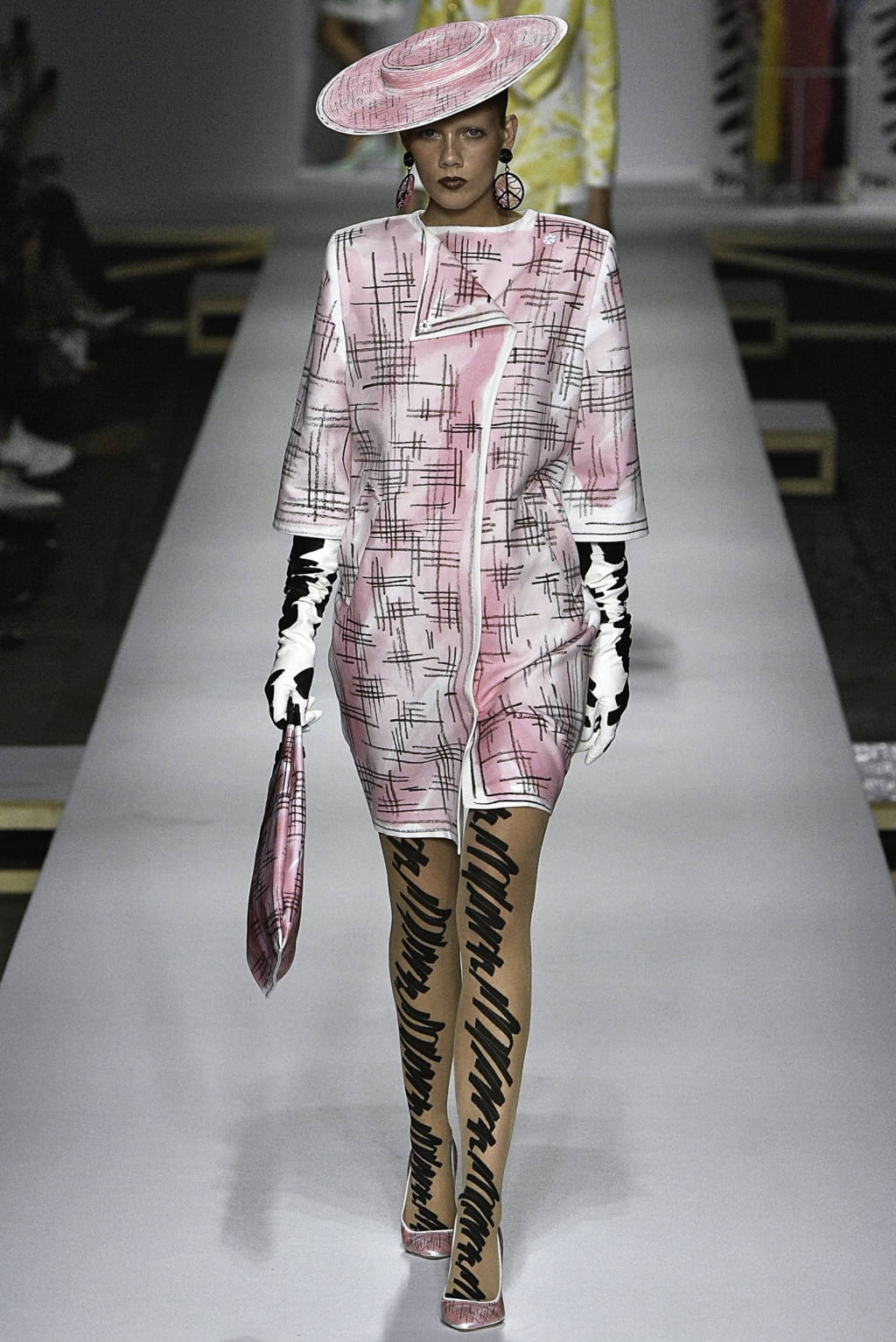Fashion Week Milan Spring/Summer 2019 look 10 de la collection Moschino womenswear