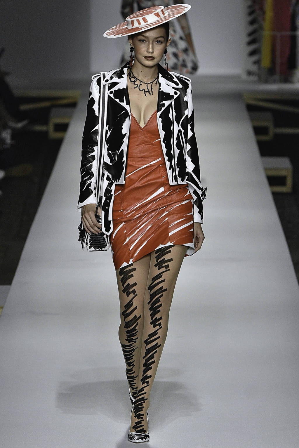 Fashion Week Milan Spring/Summer 2019 look 14 from the Moschino collection 女装