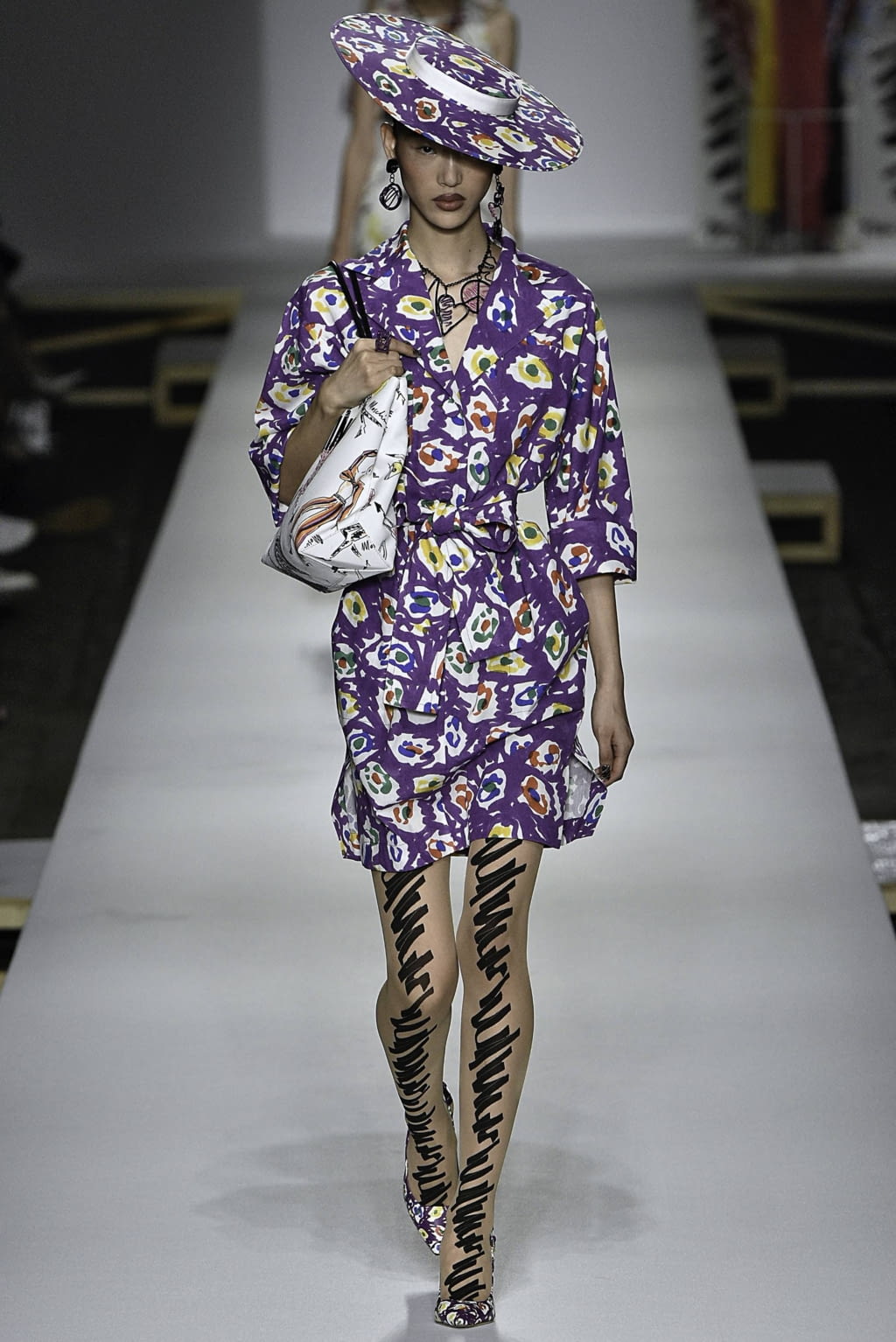 Fashion Week Milan Spring/Summer 2019 look 40 de la collection Moschino womenswear