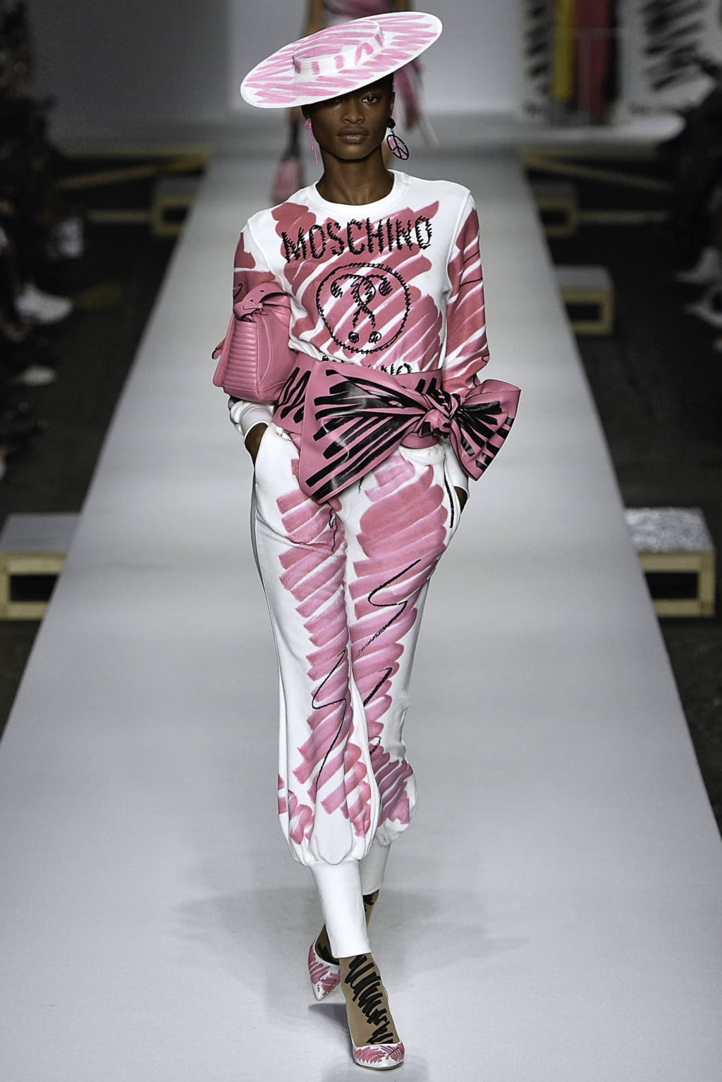 Fashion Week Milan Spring/Summer 2019 look 43 from the Moschino collection womenswear