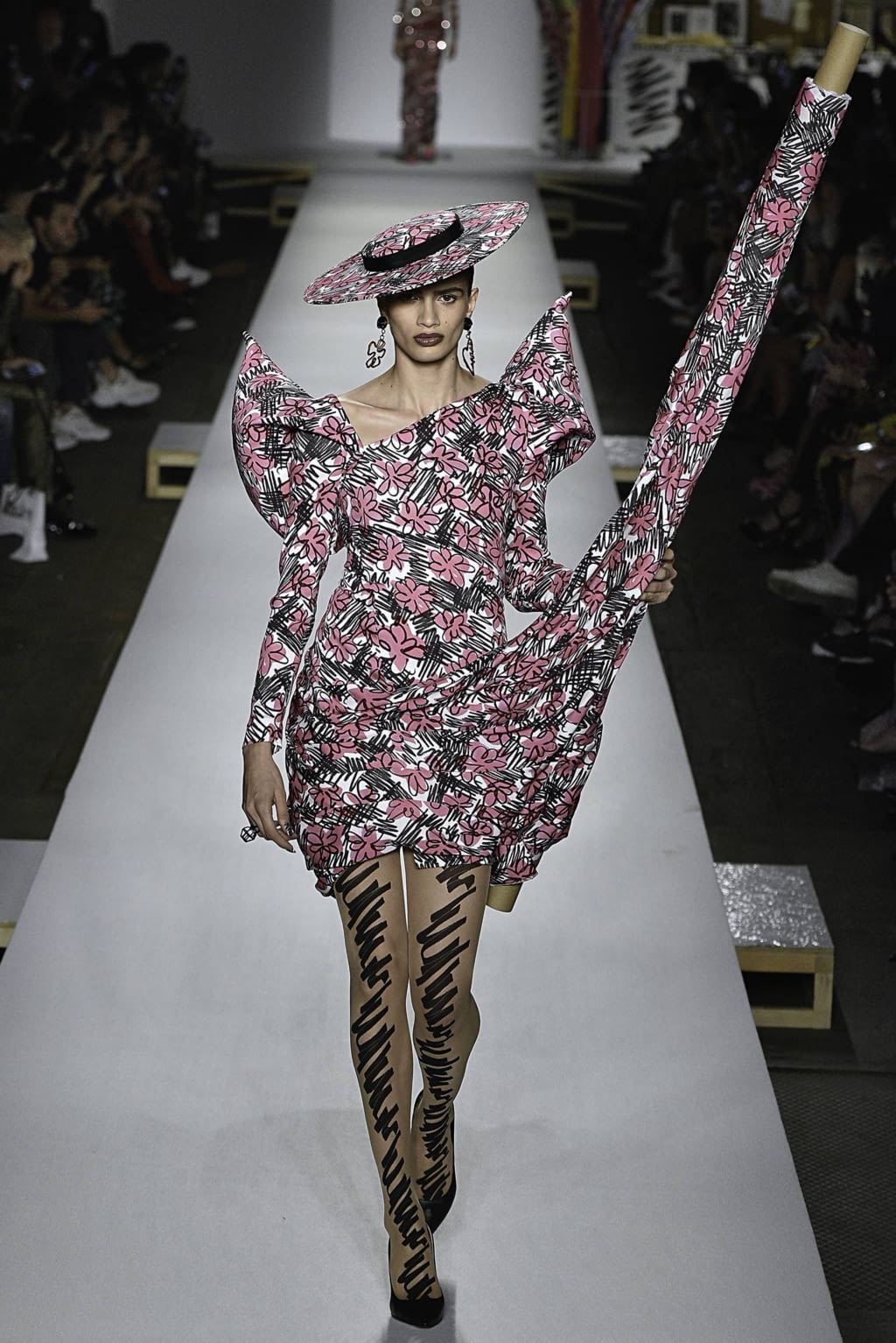 Fashion Week Milan Spring/Summer 2019 look 51 de la collection Moschino womenswear