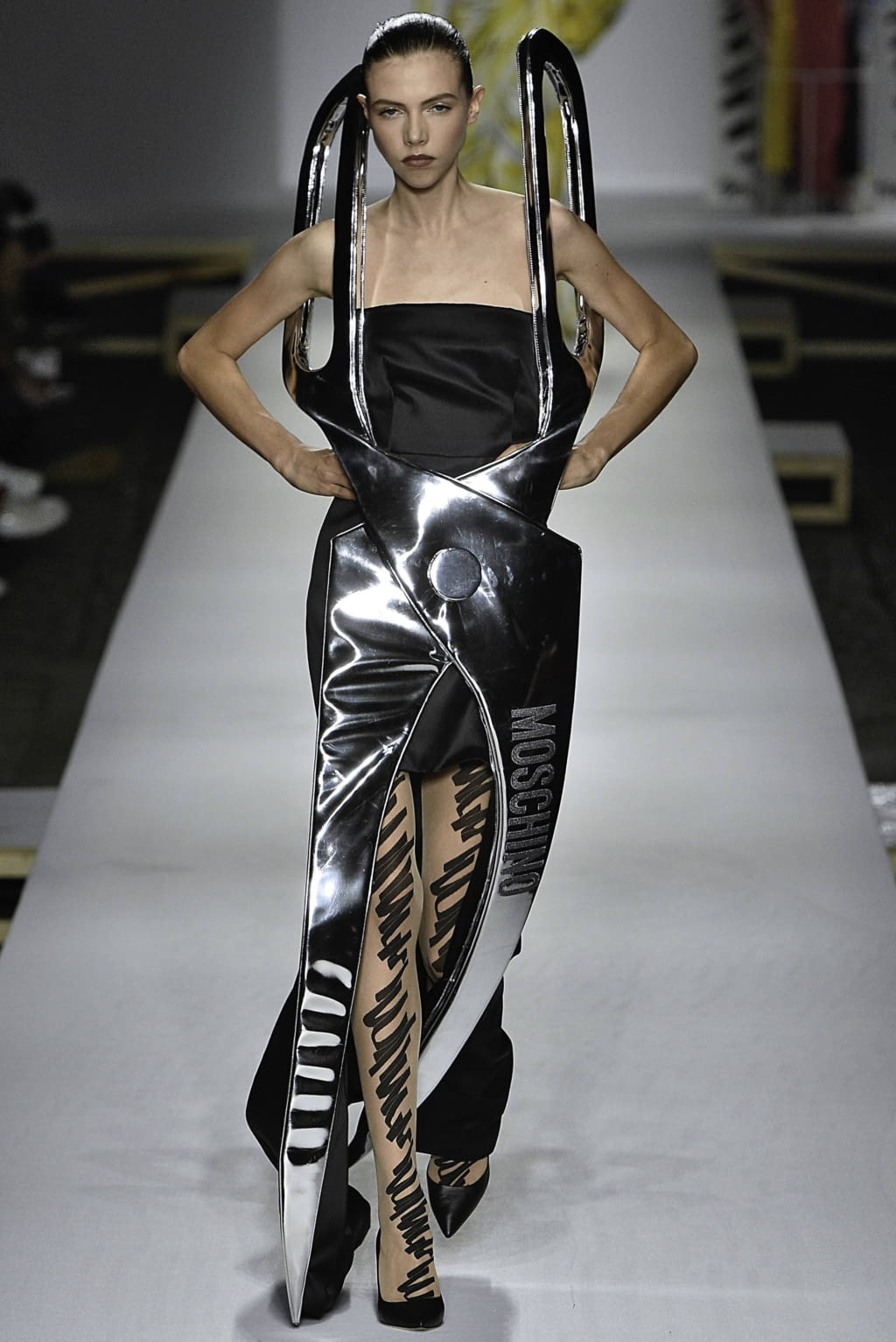 Fashion Week Milan Spring/Summer 2019 look 53 de la collection Moschino womenswear