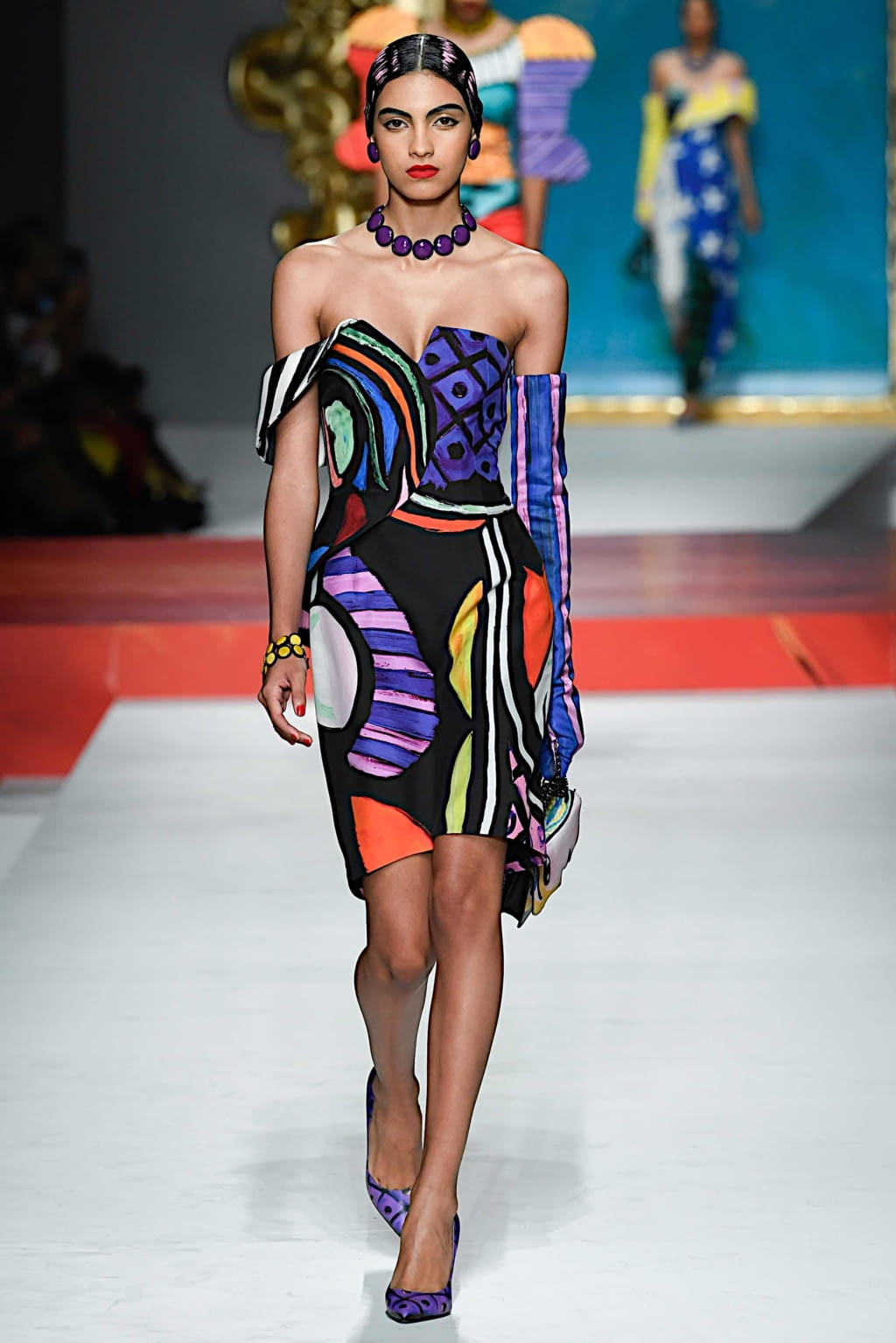 Fashion Week Milan Spring/Summer 2020 look 4 de la collection Moschino womenswear
