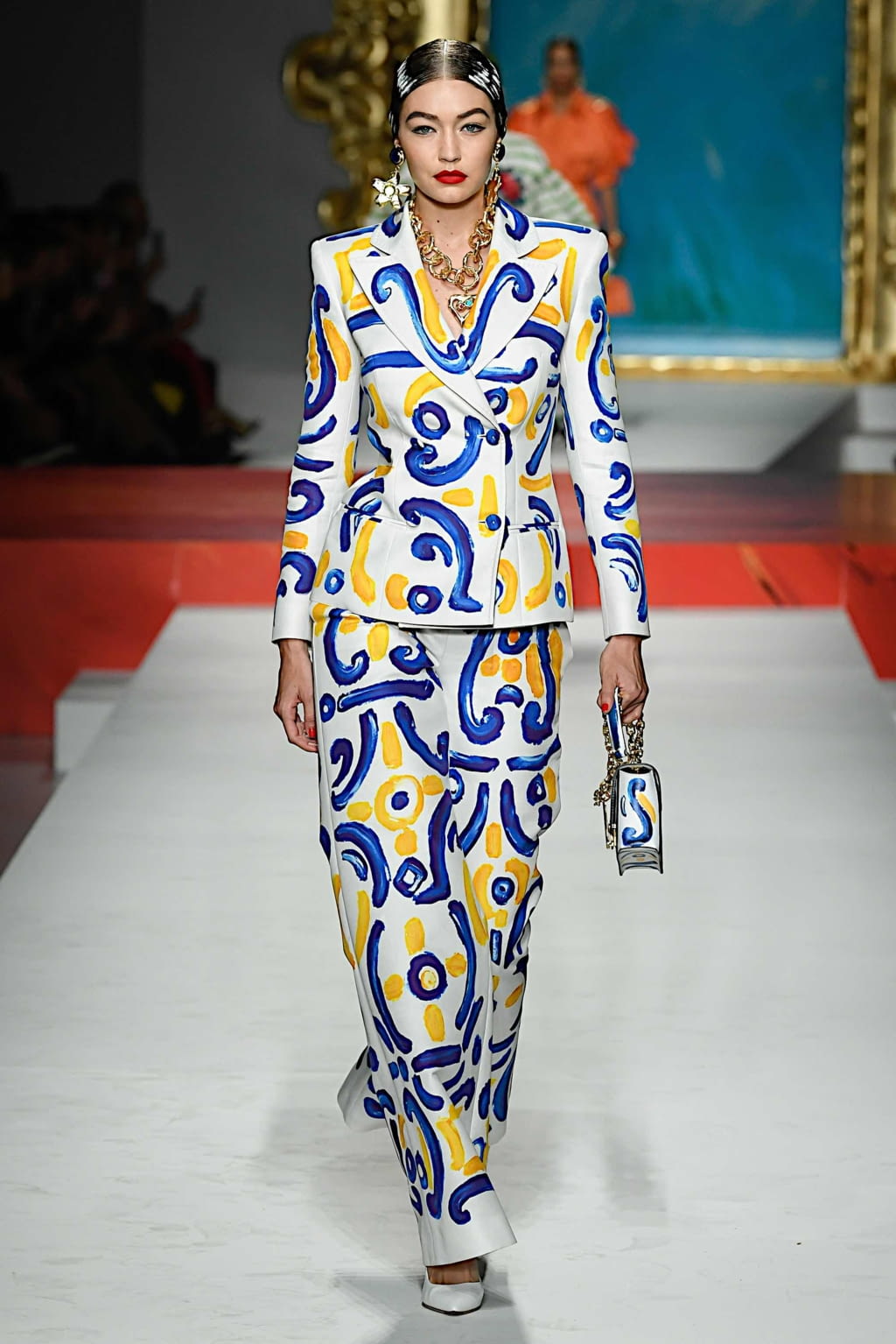 Fashion Week Milan Spring/Summer 2020 look 10 de la collection Moschino womenswear