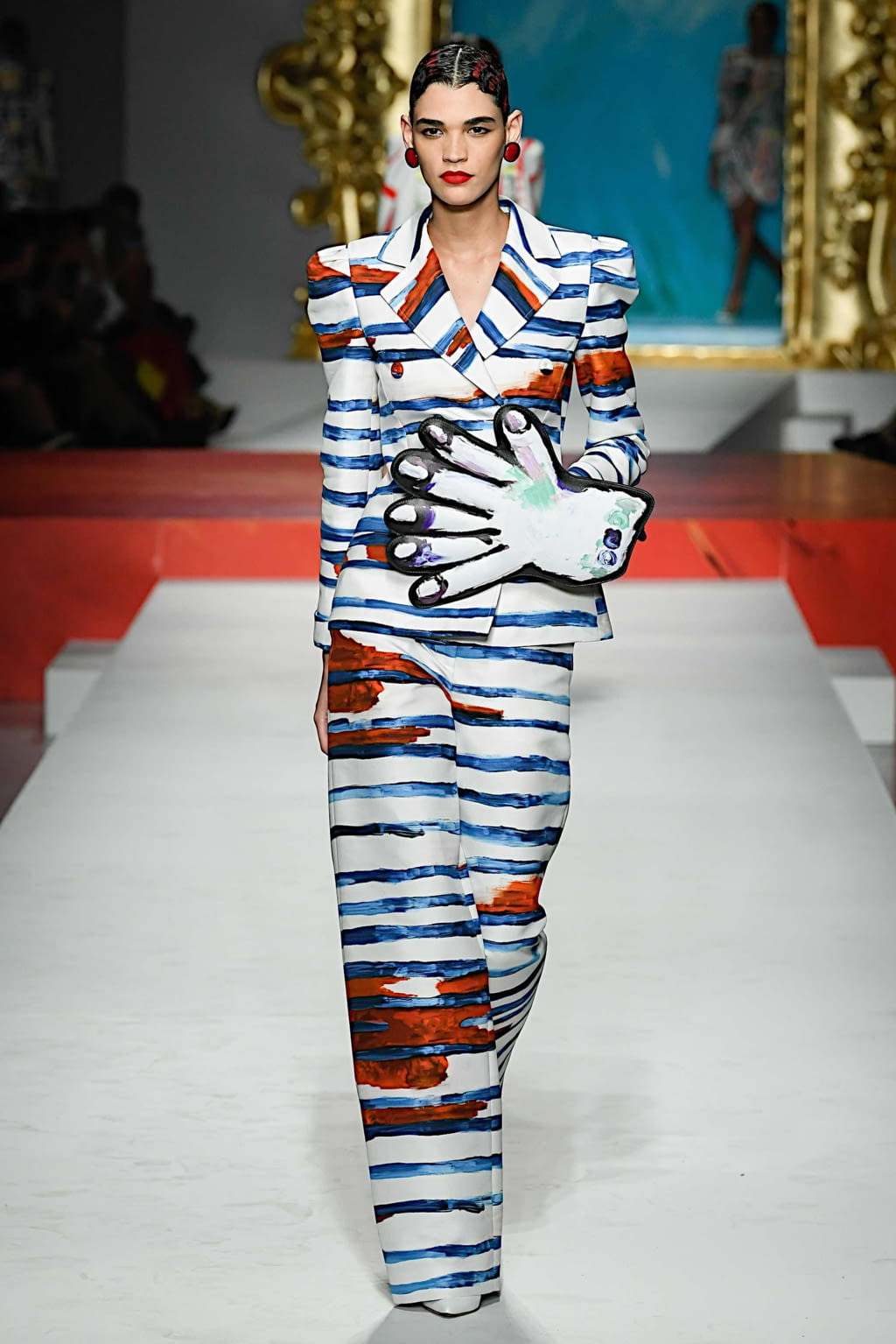 Fashion Week Milan Spring/Summer 2020 look 18 de la collection Moschino womenswear