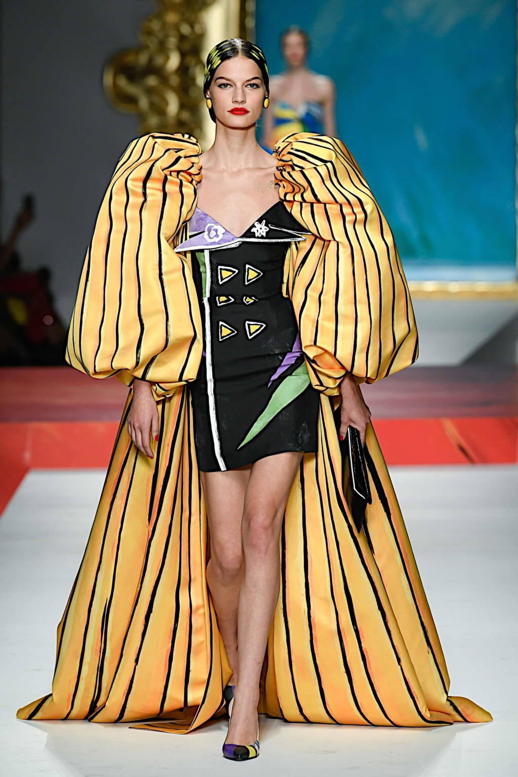 Fashion Week Milan Spring/Summer 2020 look 22 de la collection Moschino womenswear