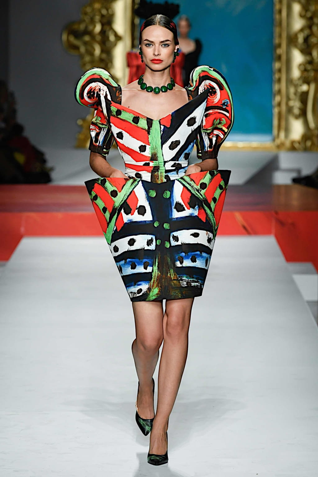 Fashion Week Milan Spring/Summer 2020 look 26 de la collection Moschino womenswear