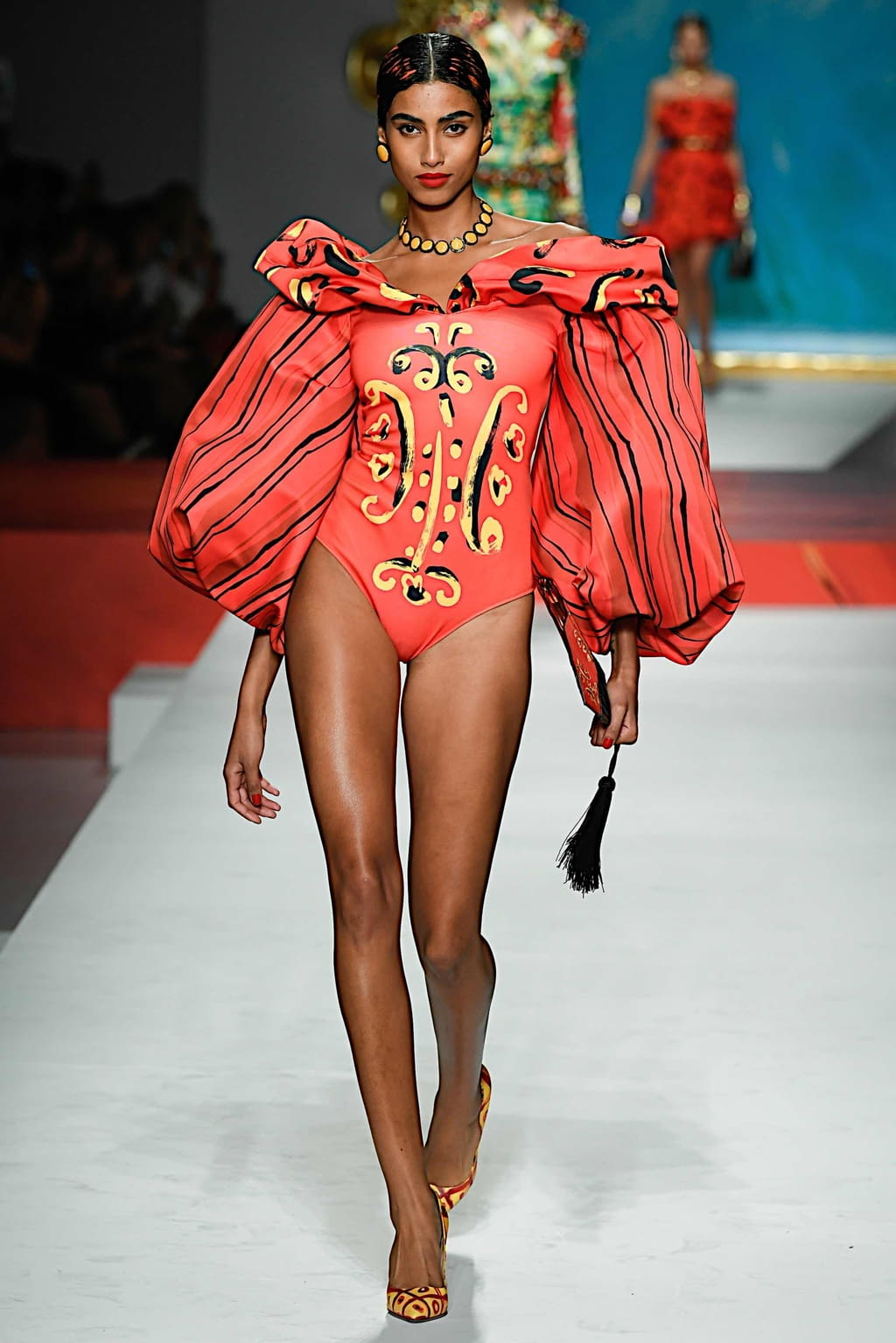 Fashion Week Milan Spring/Summer 2020 look 29 from the Moschino collection 女装