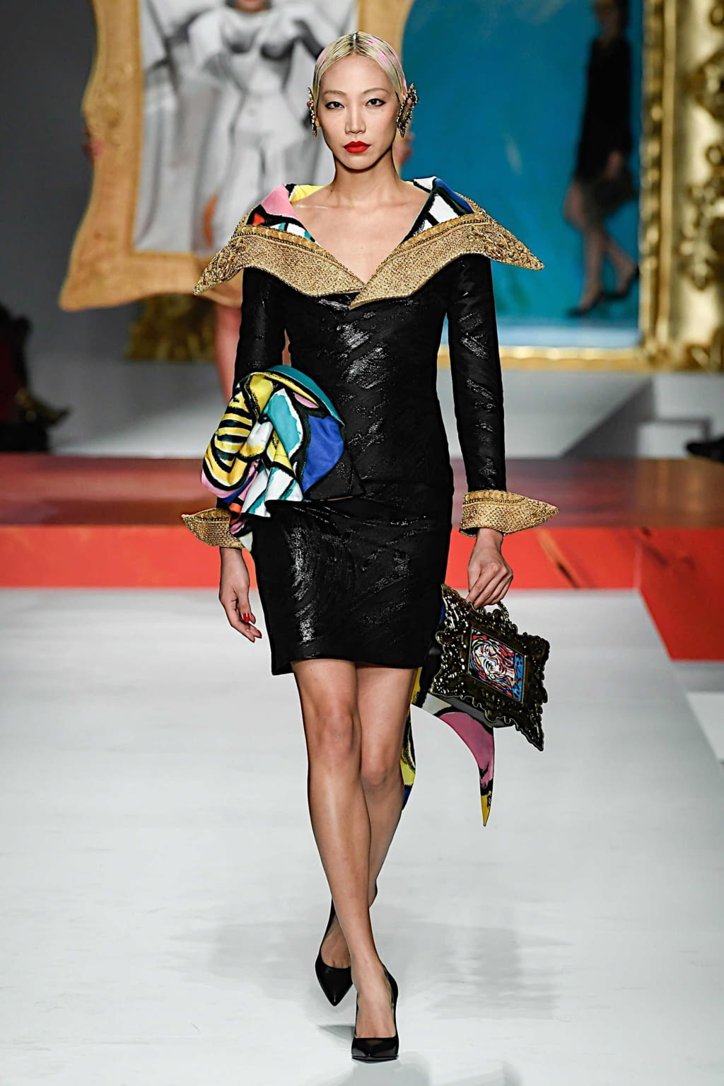 Fashion Week Milan Spring/Summer 2020 look 42 from the Moschino collection 女装