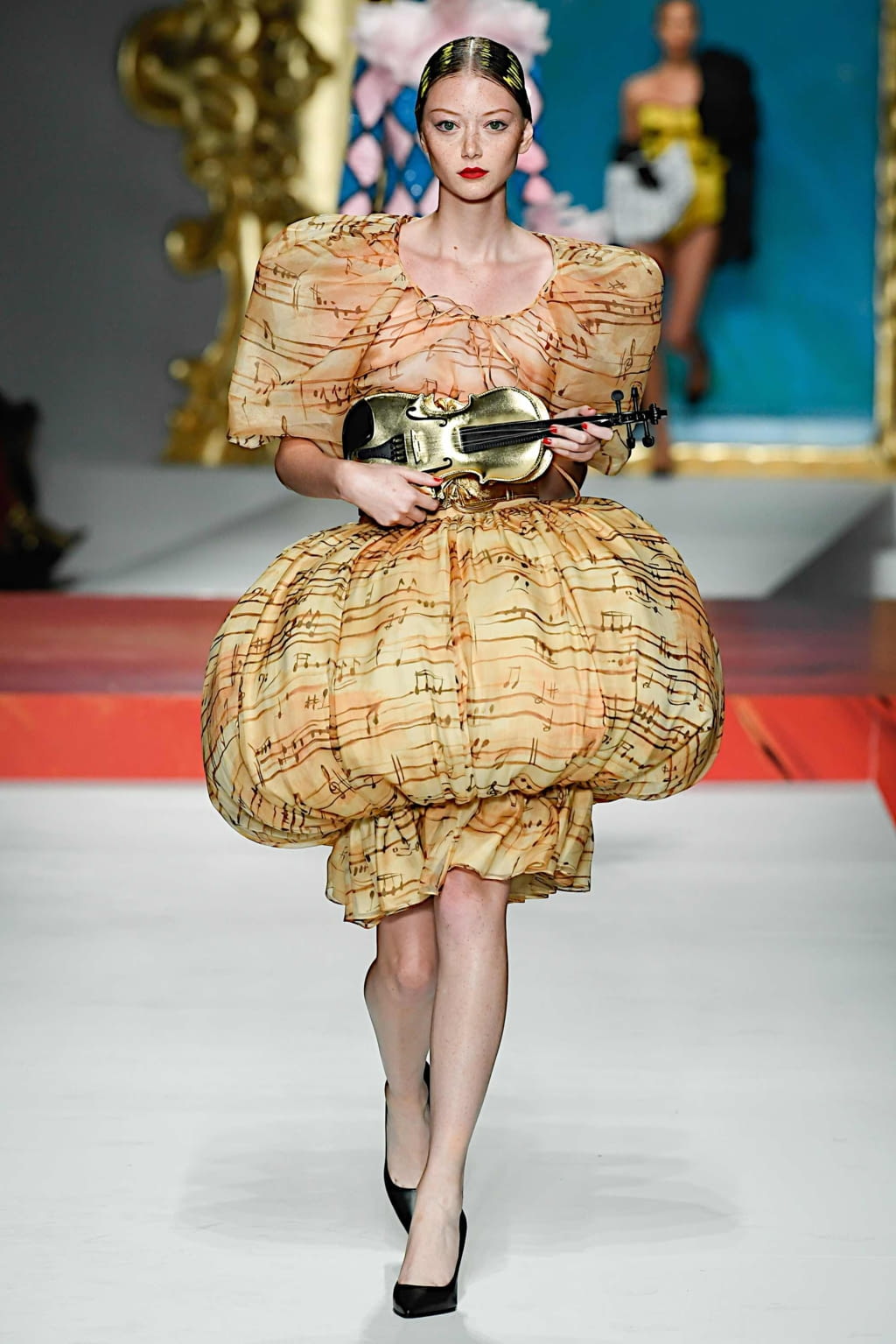 Fashion Week Milan Spring/Summer 2020 look 49 from the Moschino collection 女装