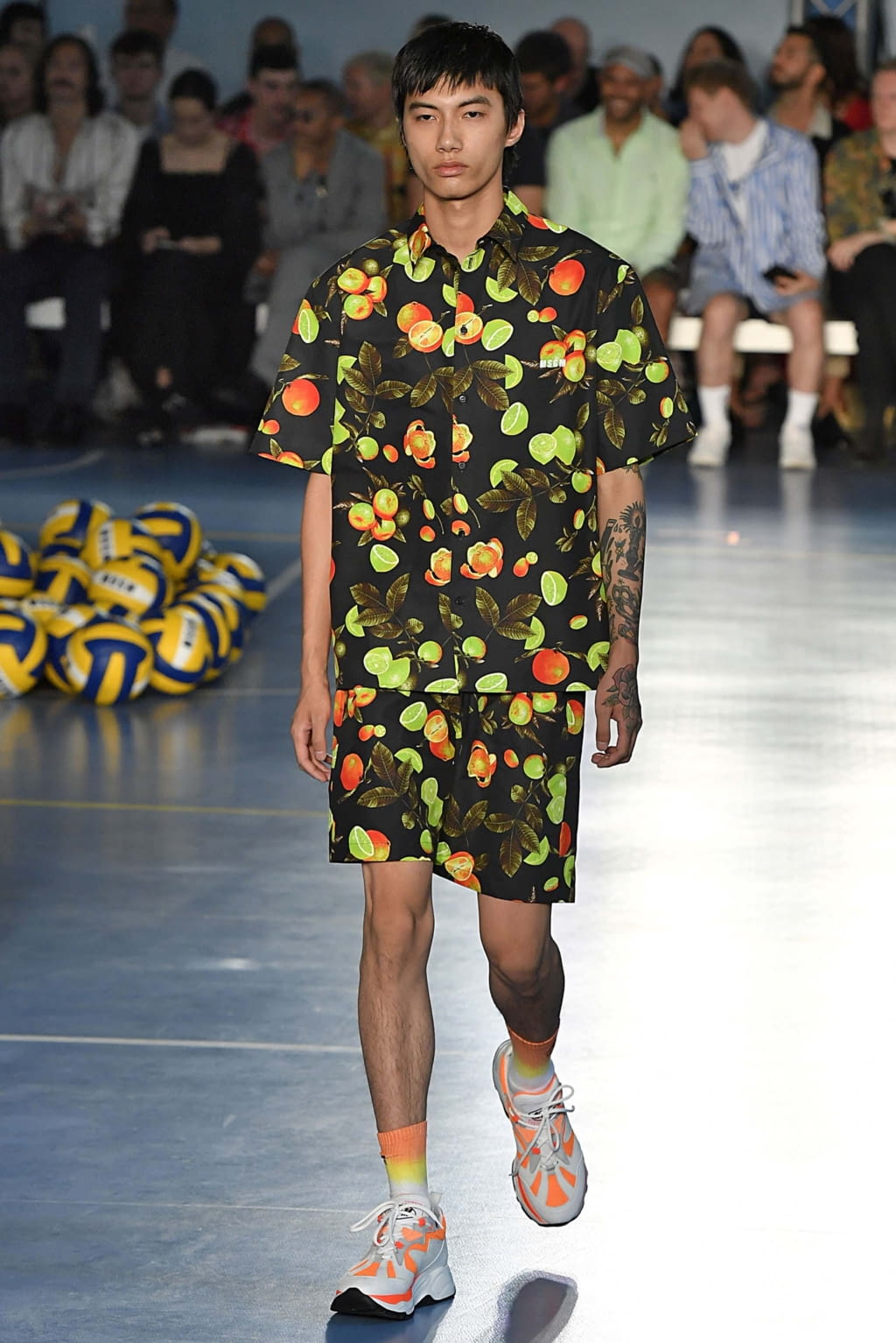 Fashion Week Milan Spring/Summer 2019 look 77 from the MSGM collection 男装
