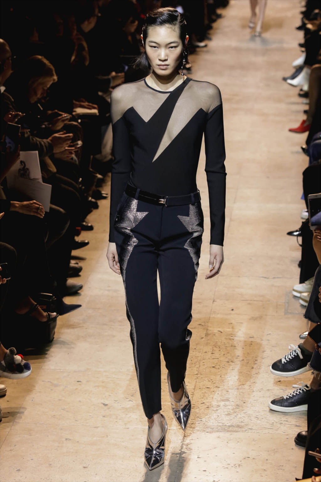 Fashion Week Paris Fall/Winter 2017 look 13 from the Mugler collection womenswear