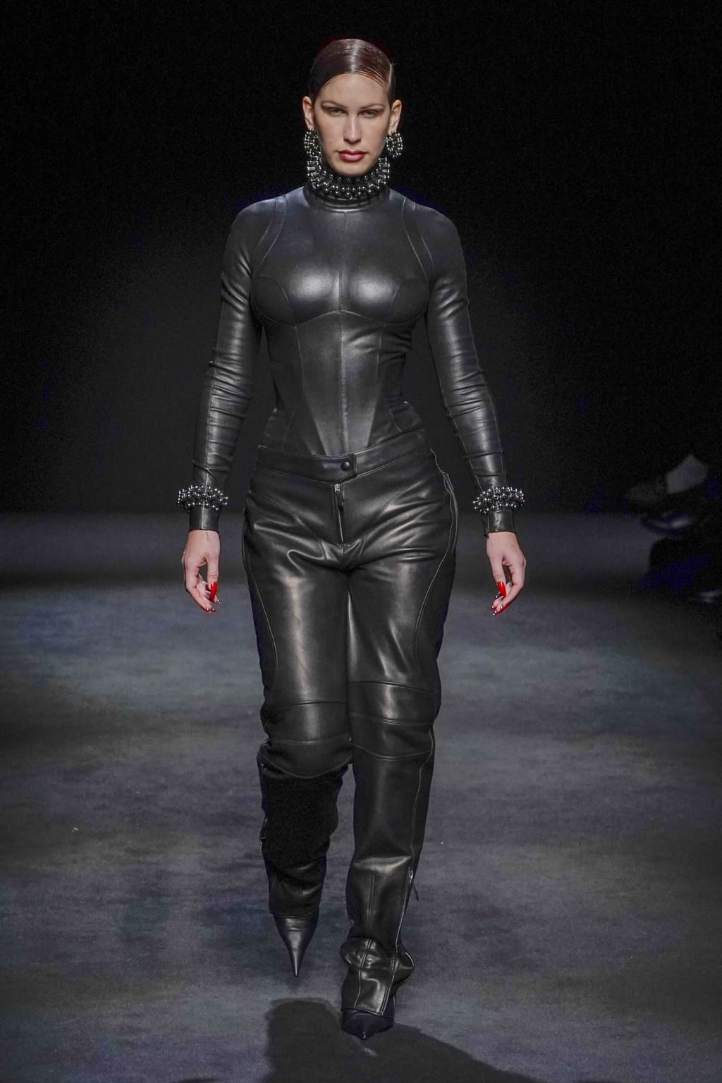 Fashion Week Paris Fall/Winter 2020 look 12 from the Mugler collection womenswear