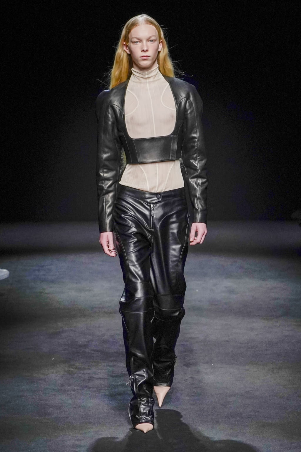 Fashion Week Paris Fall/Winter 2020 look 19 de la collection Mugler womenswear