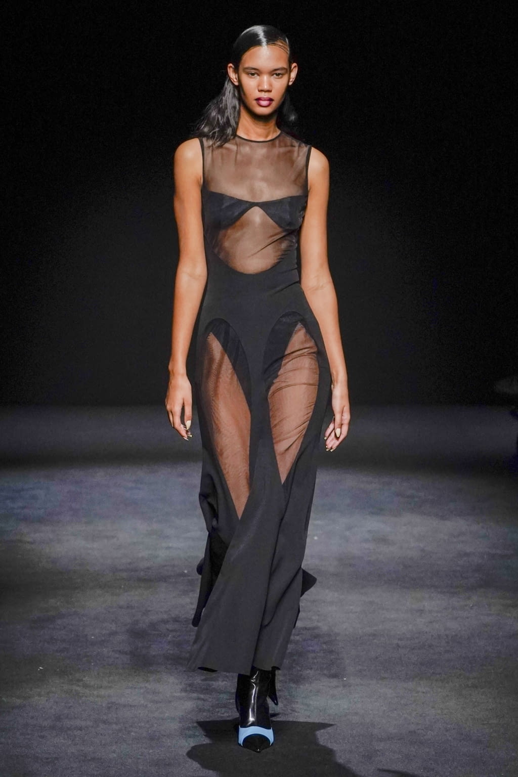 Fashion Week Paris Fall/Winter 2020 look 27 from the Mugler collection womenswear