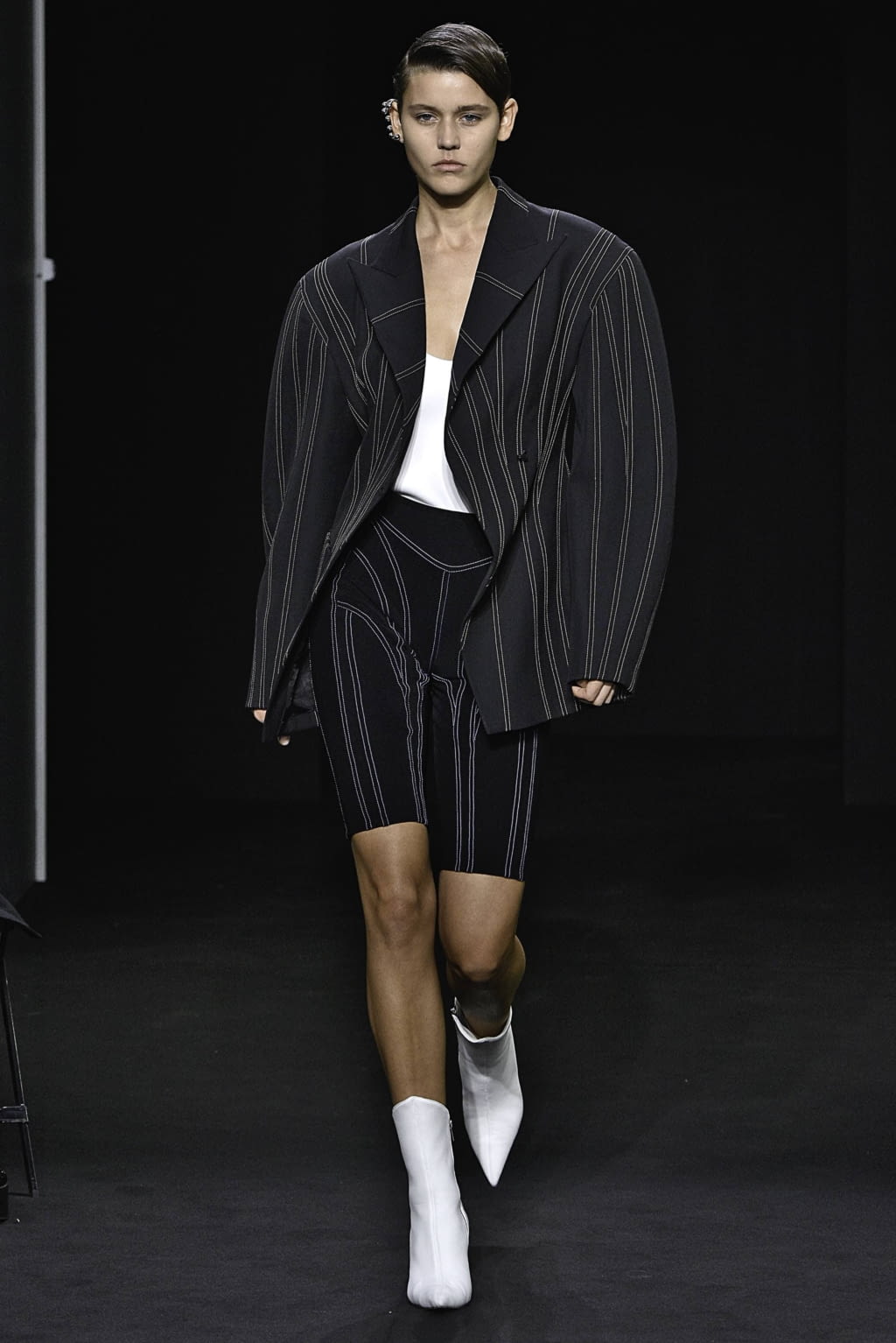 Fashion Week Paris Spring/Summer 2019 look 1 from the Mugler collection 女装
