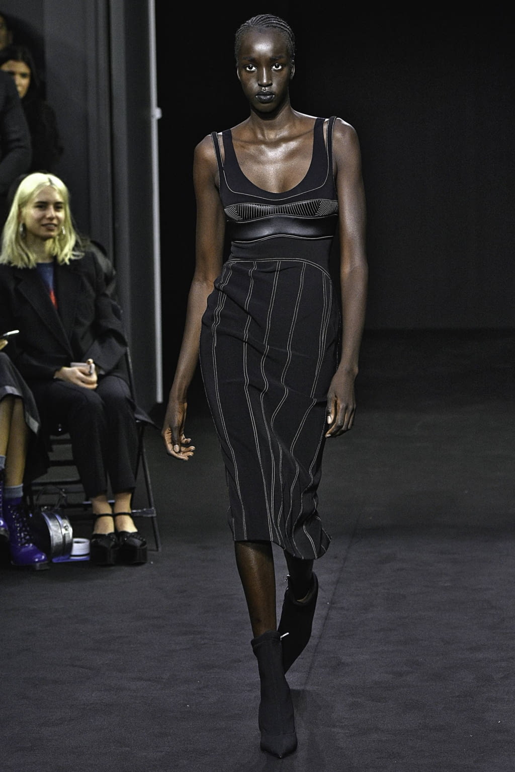 Fashion Week Paris Spring/Summer 2019 look 2 from the Mugler collection 女装