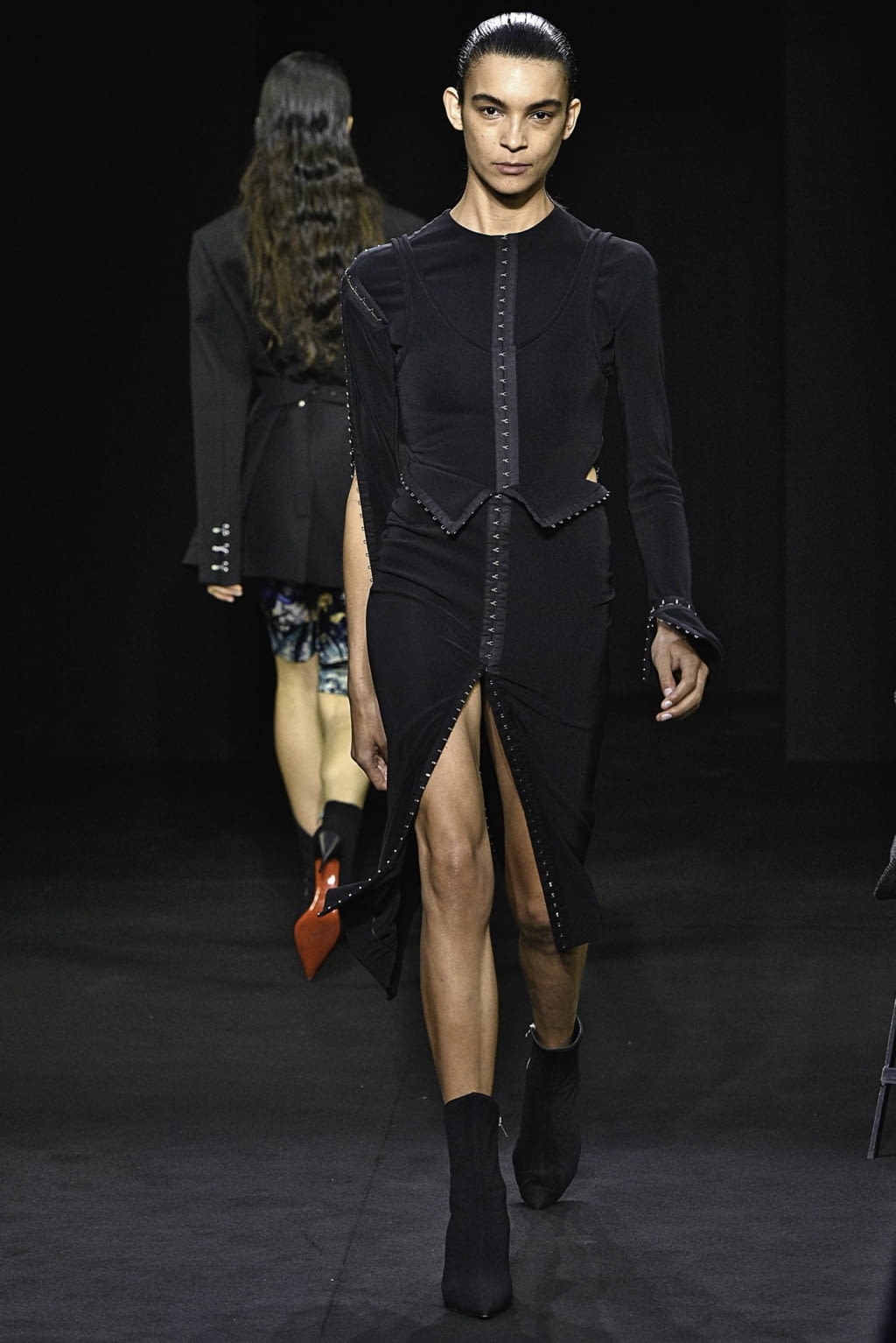 Fashion Week Paris Spring/Summer 2019 look 6 from the Mugler collection womenswear