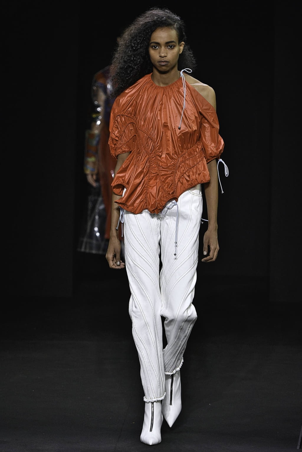 Fashion Week Paris Spring/Summer 2019 look 24 de la collection Mugler womenswear