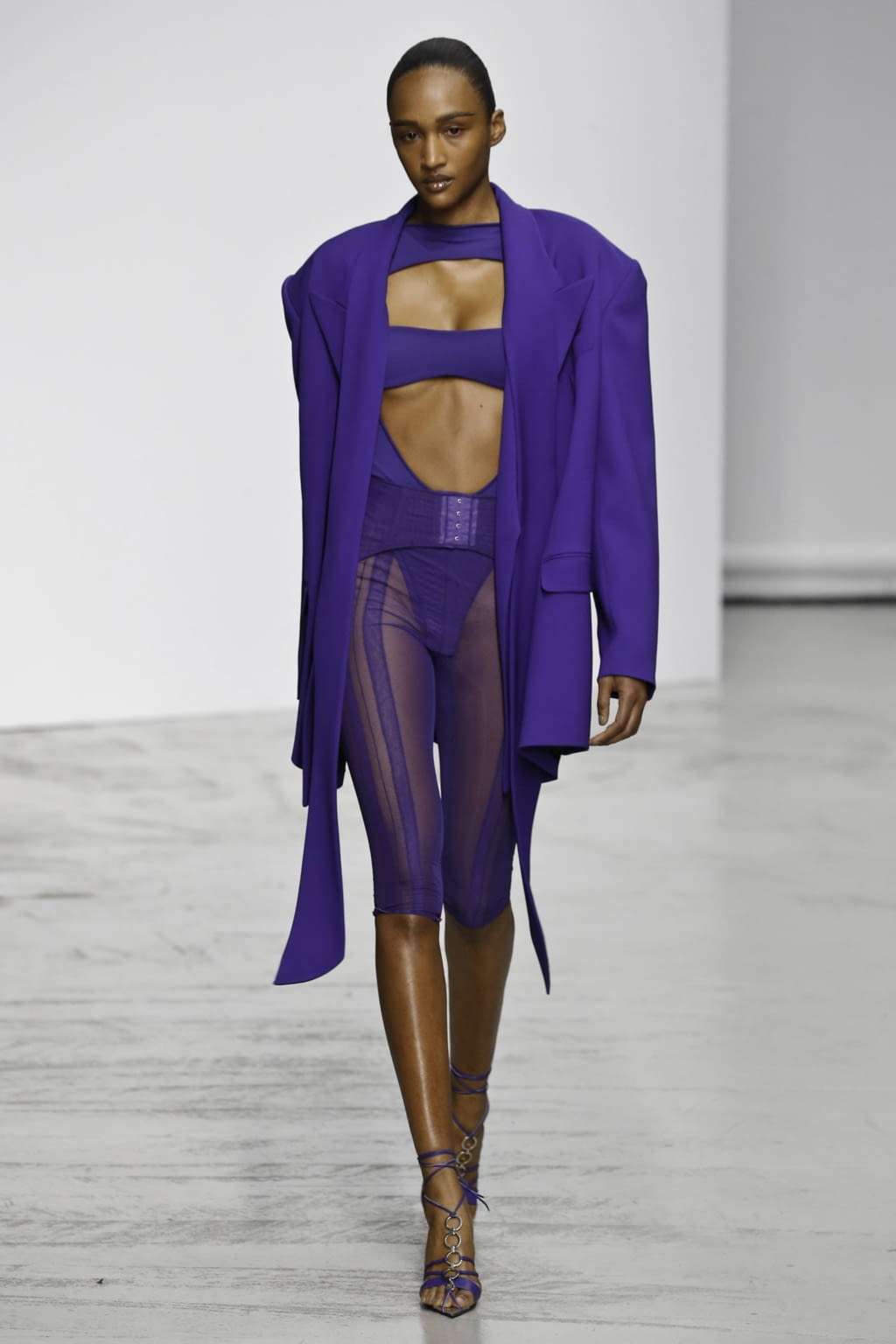 Fashion Week Paris Spring/Summer 2020 look 9 de la collection Mugler womenswear