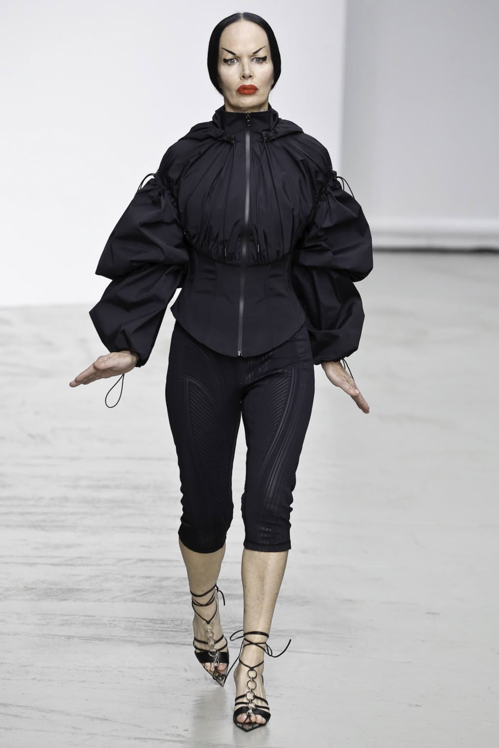 Fashion Week Paris Spring/Summer 2020 look 30 de la collection Mugler womenswear