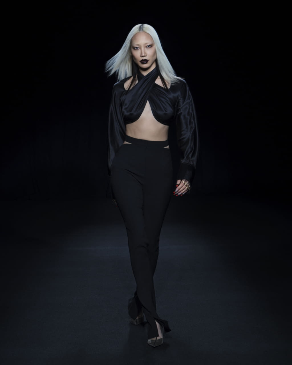 Fashion Week Paris Spring/Summer 2021 look 56 from the Mugler collection 女装