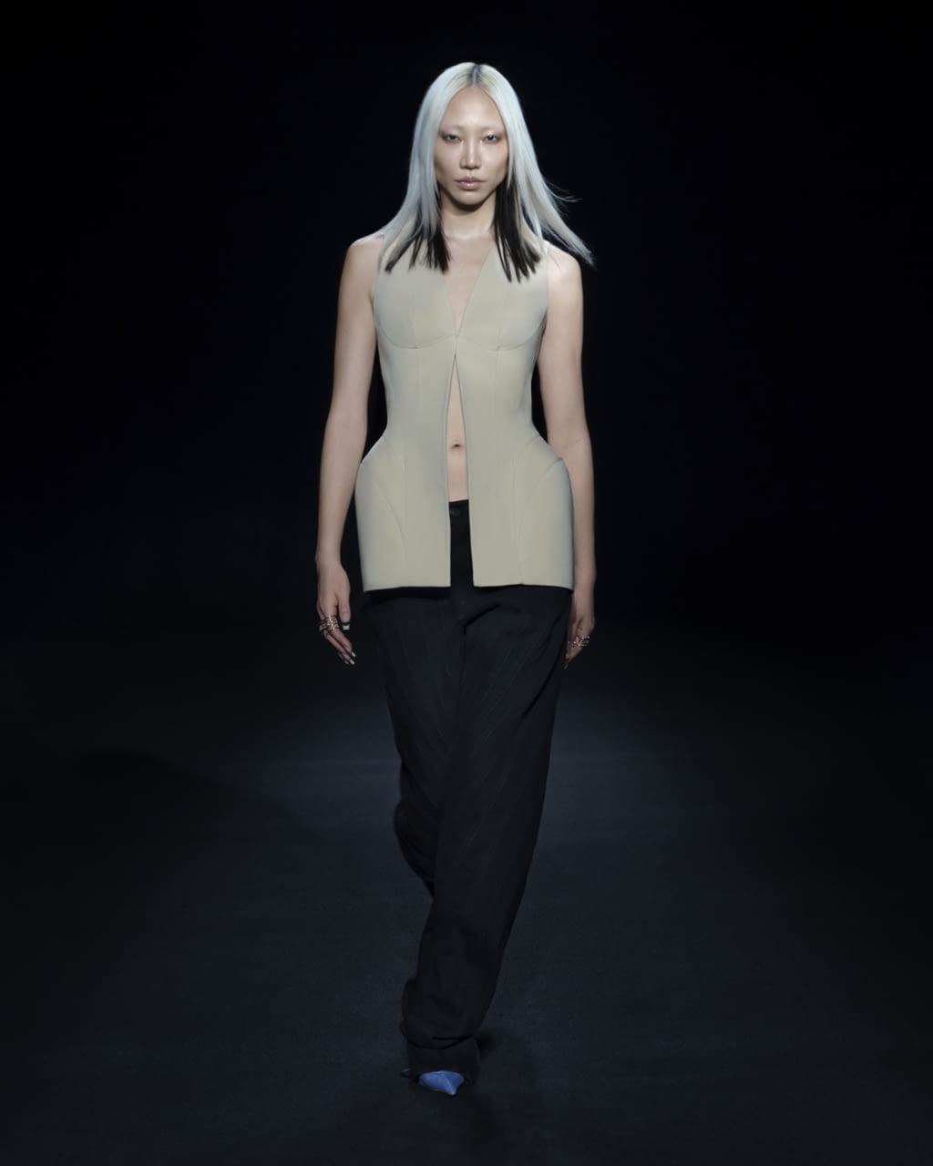 Fashion Week Paris Spring/Summer 2021 look 32 from the Mugler collection womenswear