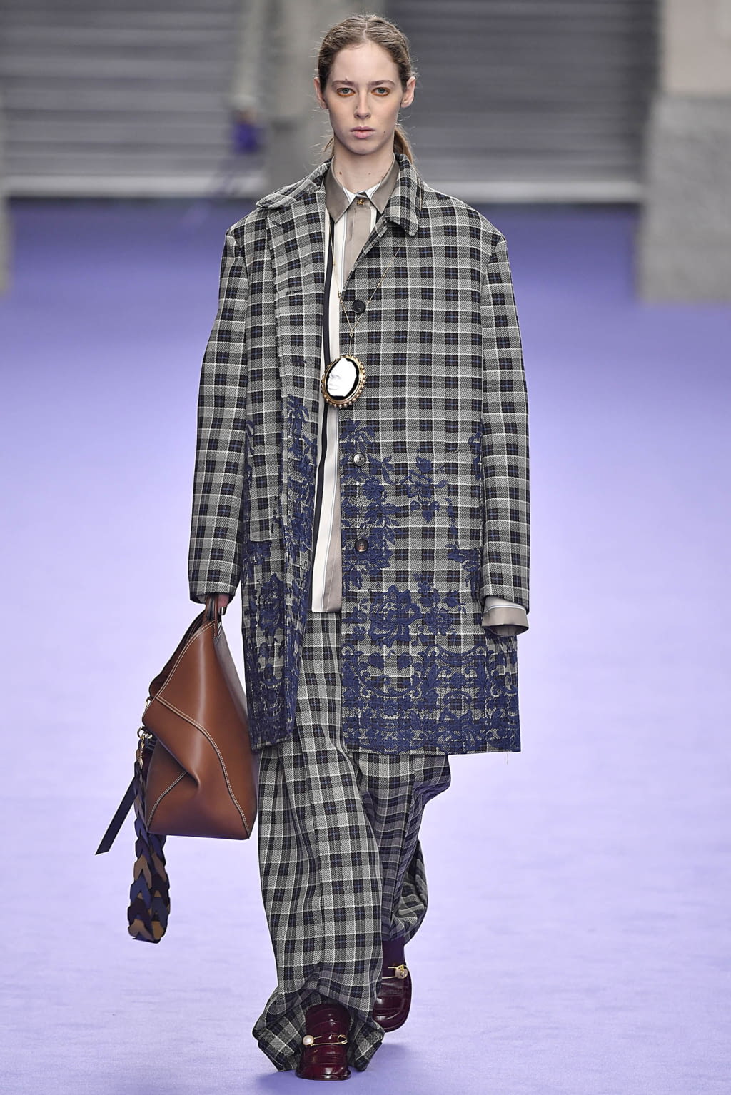 Fashion Week London Fall/Winter 2017 look 12 from the Mulberry collection womenswear
