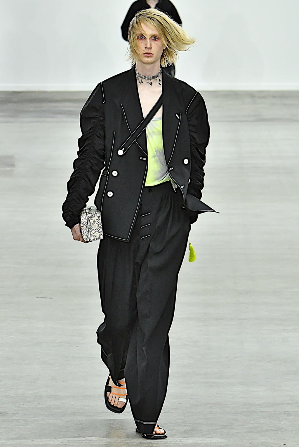 Fashion Week London Spring/Summer 2020 look 5 from the Münn collection 男装