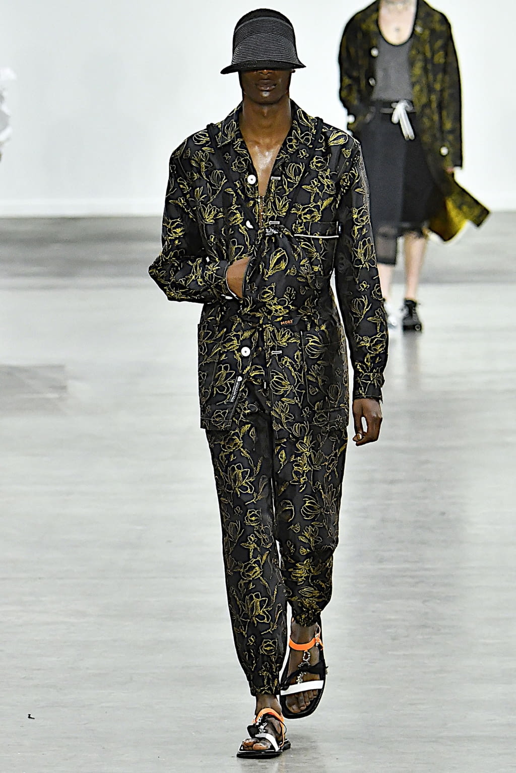 Fashion Week London Spring/Summer 2020 look 19 from the Münn collection 男装