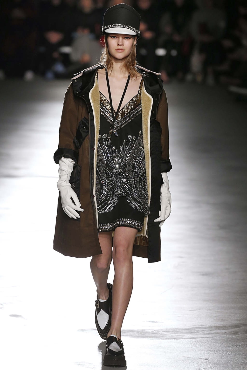 Fashion Week Milan Fall/Winter 2018 look 1 from the N°21 collection 女装