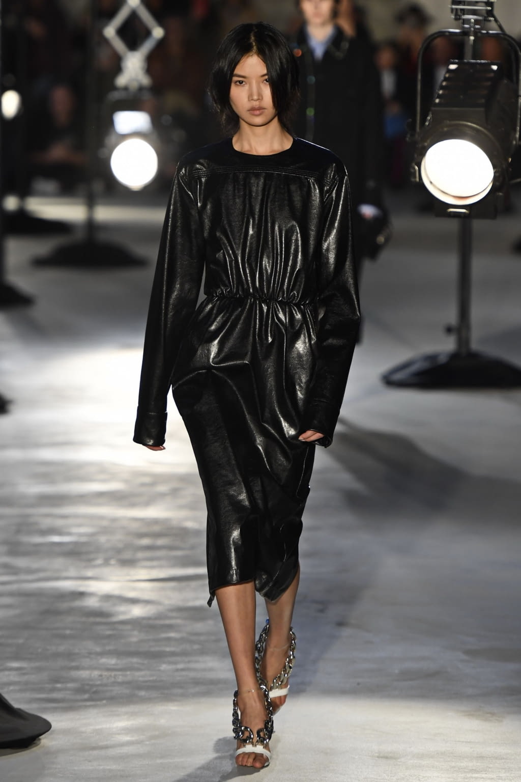 Fashion Week Milan Fall/Winter 2020 look 12 de la collection N°21 womenswear
