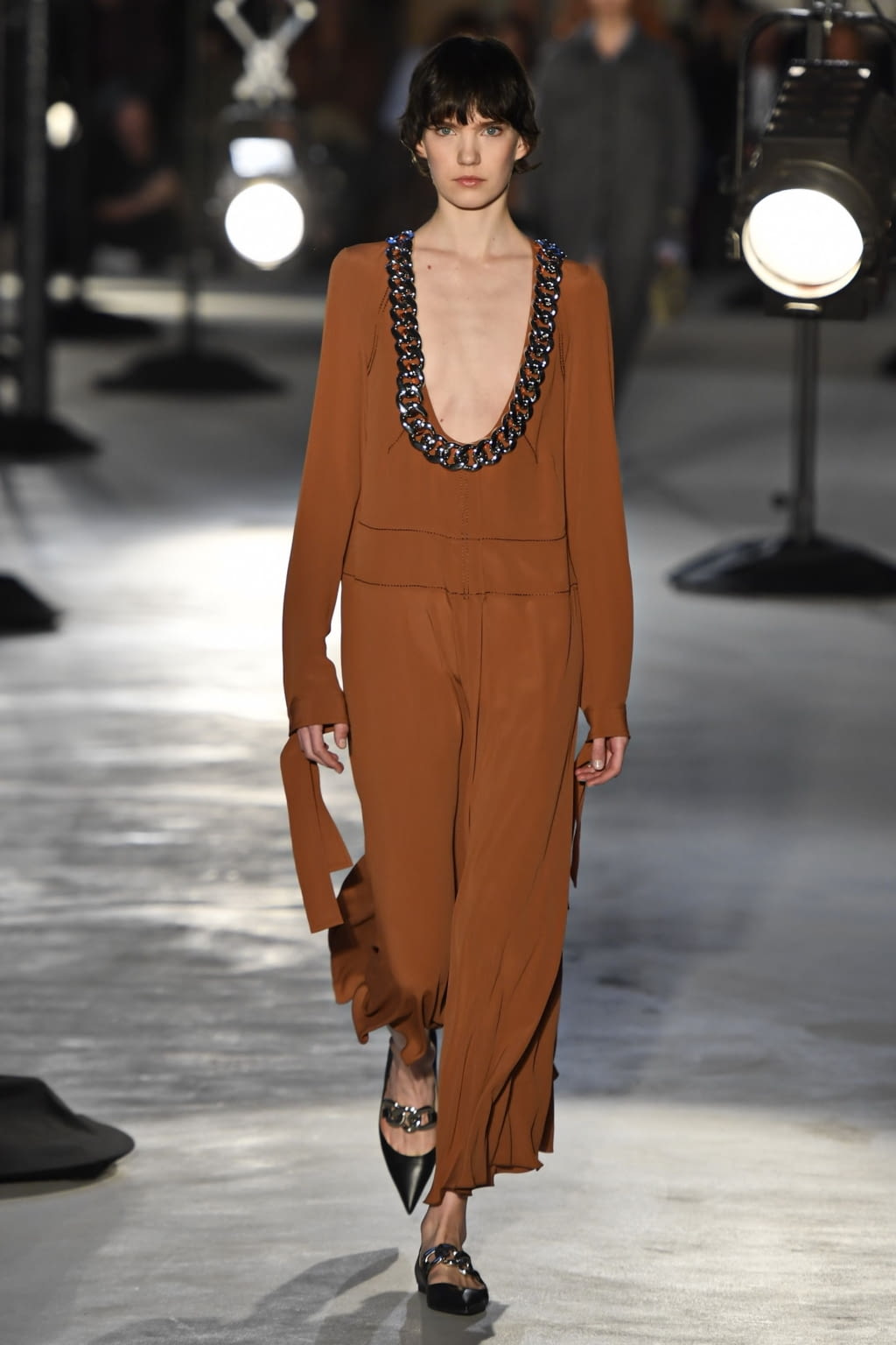 Fashion Week Milan Fall/Winter 2020 look 19 de la collection N°21 womenswear