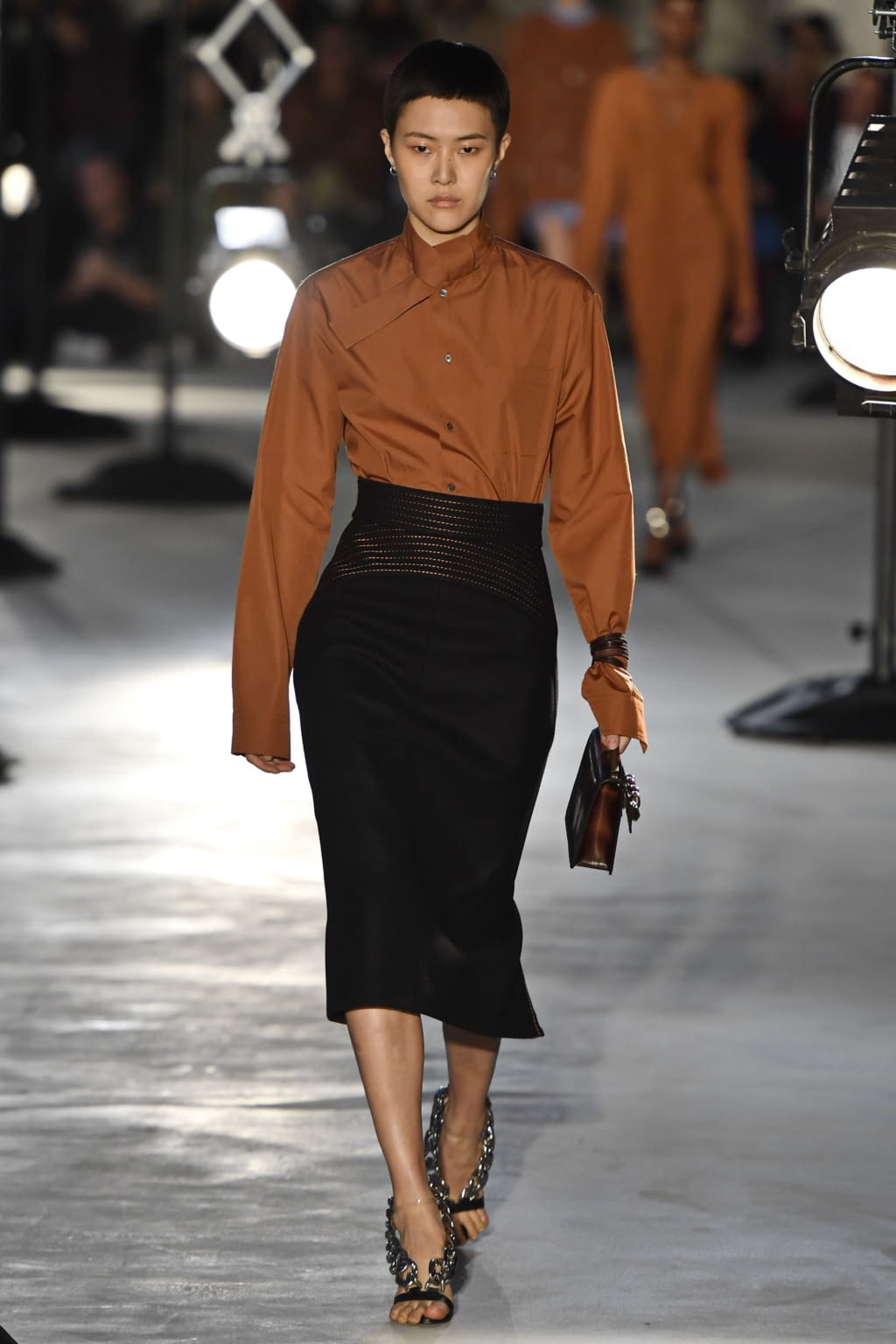 Fashion Week Milan Fall/Winter 2020 look 22 from the N°21 collection womenswear