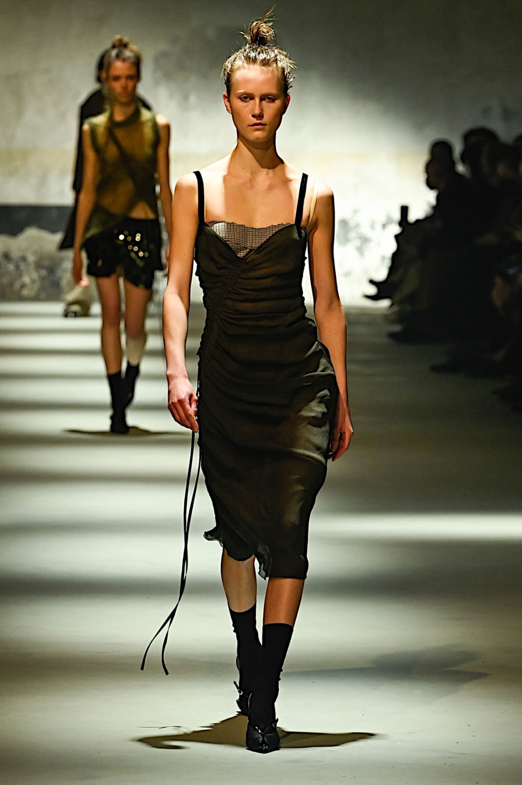 Fashion Week Milan Fall/Winter 2022 look 4 from the N°21 collection 女装