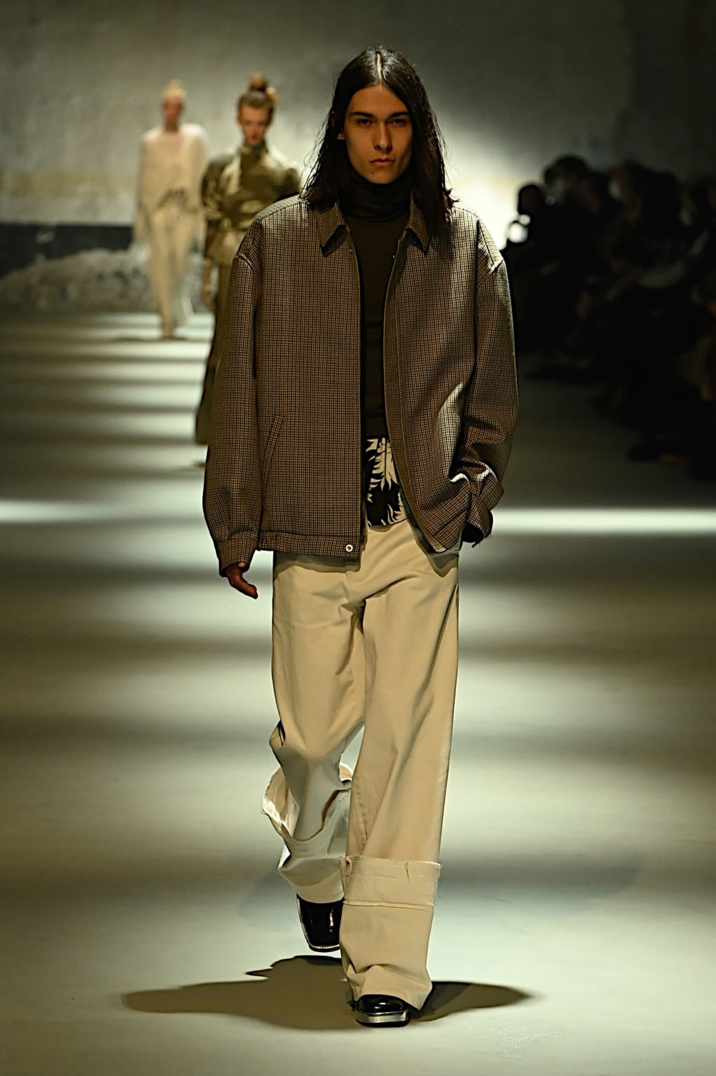Fashion Week Milan Fall/Winter 2022 look 11 from the N°21 collection 女装