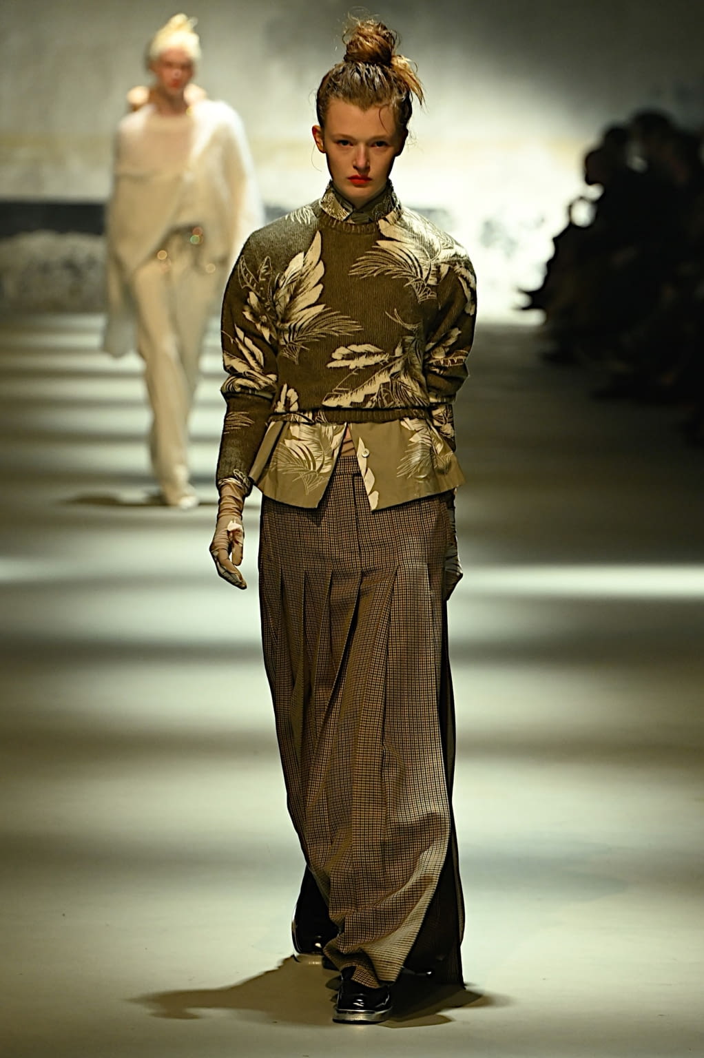 Fashion Week Milan Fall/Winter 2022 look 12 de la collection N°21 womenswear