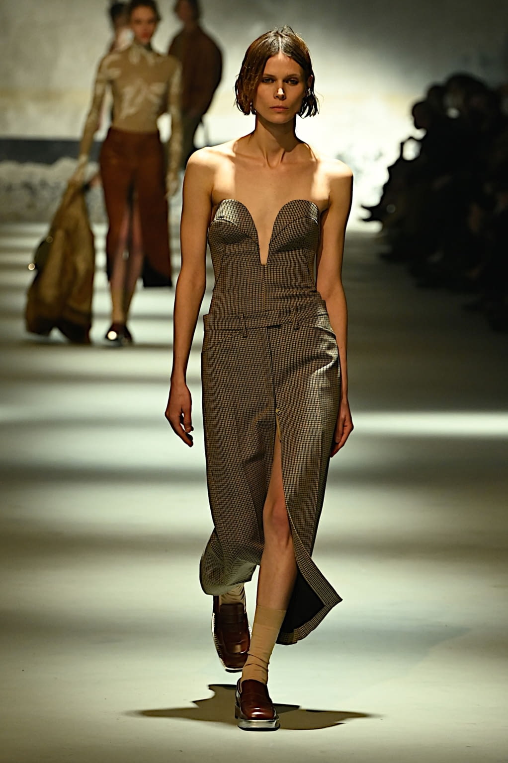 Fashion Week Milan Fall/Winter 2022 look 14 de la collection N°21 womenswear