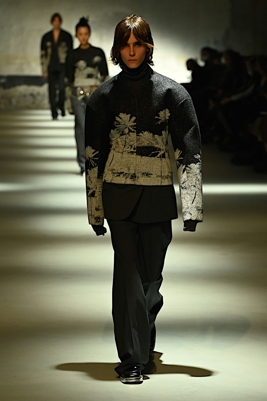 Fashion Week Milan Fall/Winter 2022 look 22 from the N°21 collection 女装