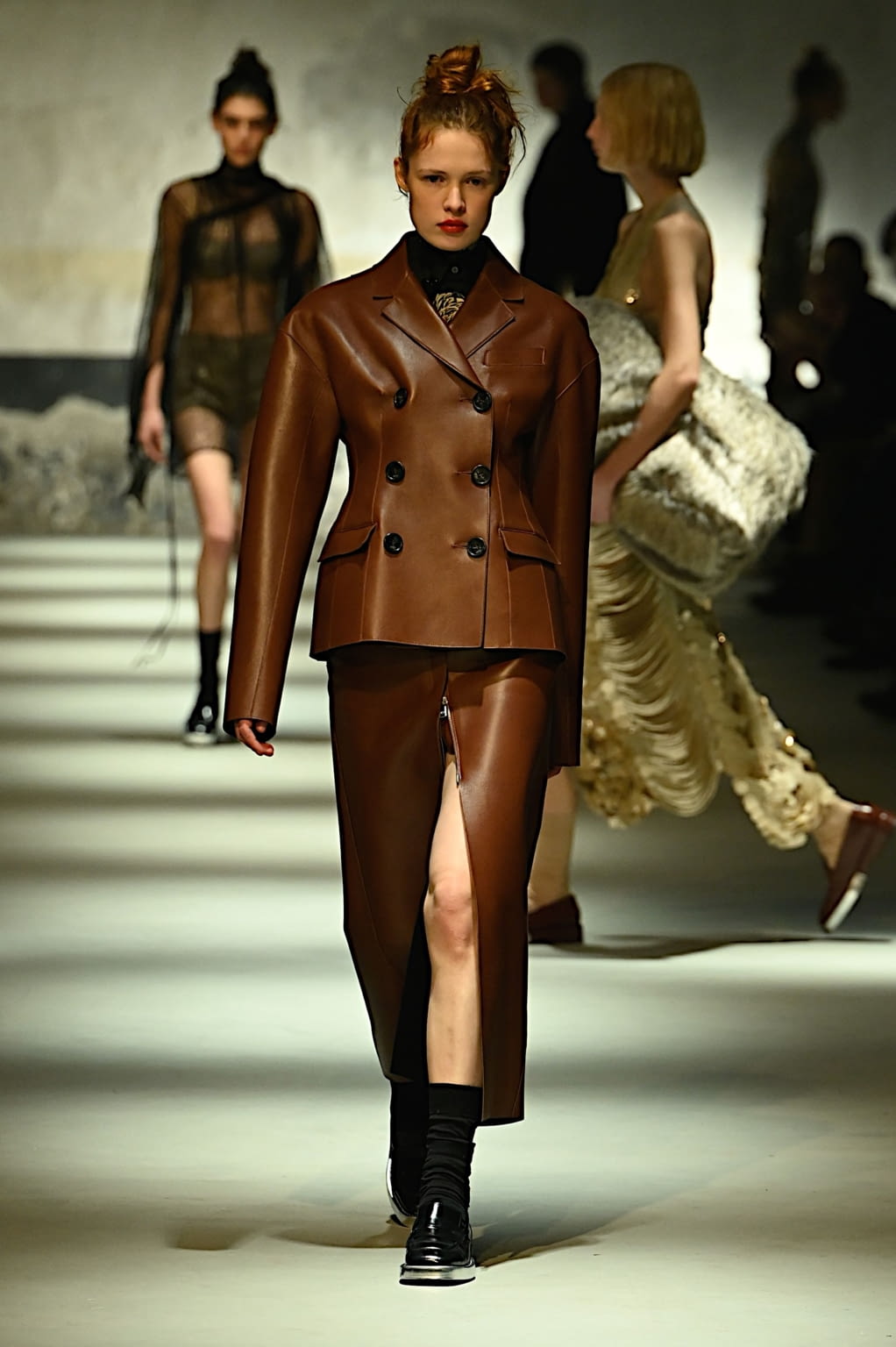 Fashion Week Milan Fall/Winter 2022 look 29 from the N°21 collection womenswear