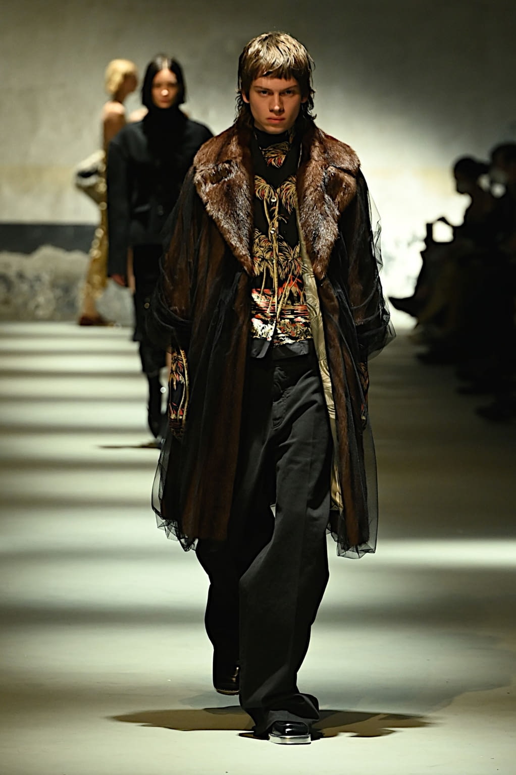 Fashion Week Milan Fall/Winter 2022 look 31 from the N°21 collection womenswear