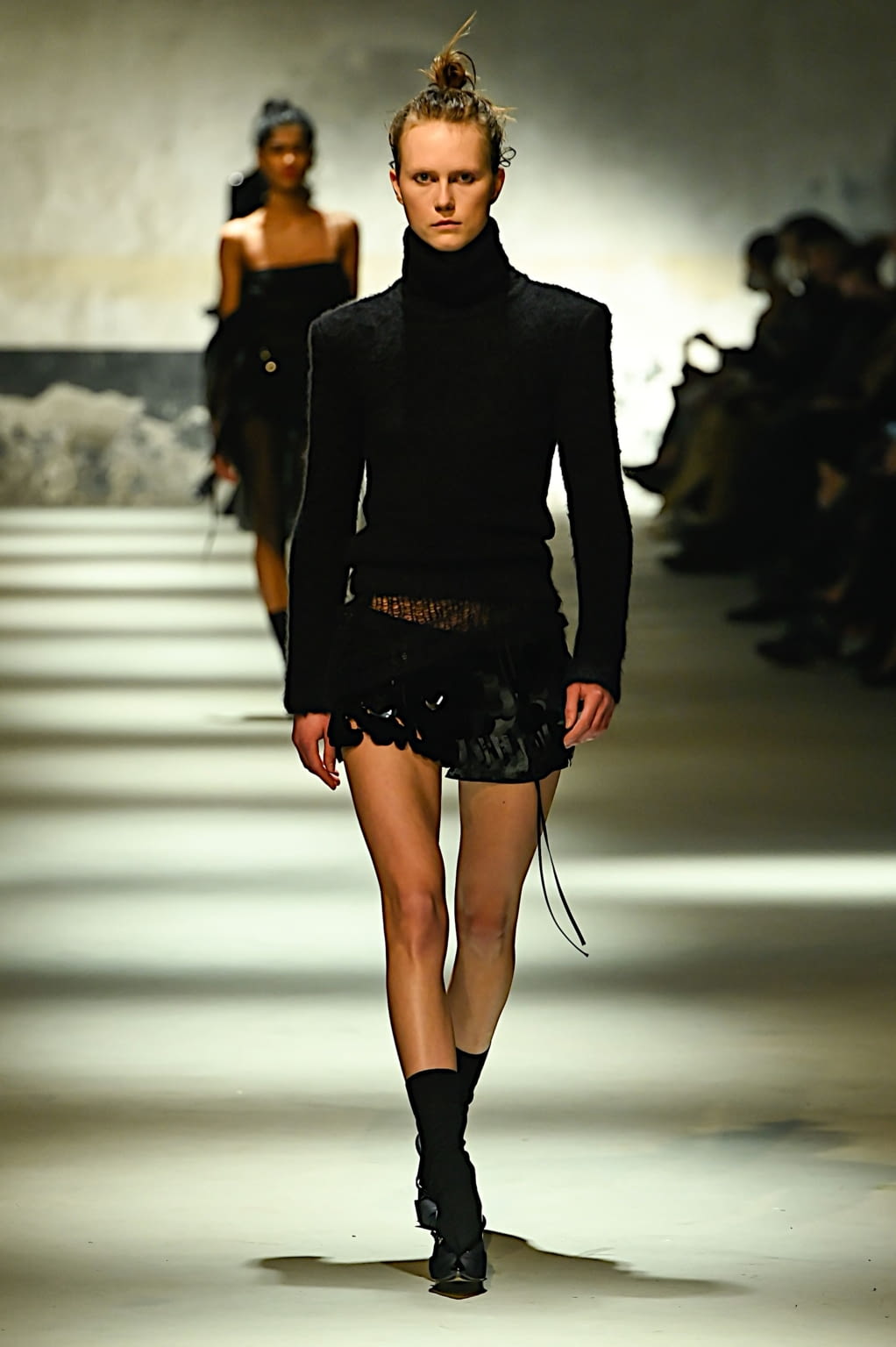 Fashion Week Milan Fall/Winter 2022 look 36 from the N°21 collection 女装