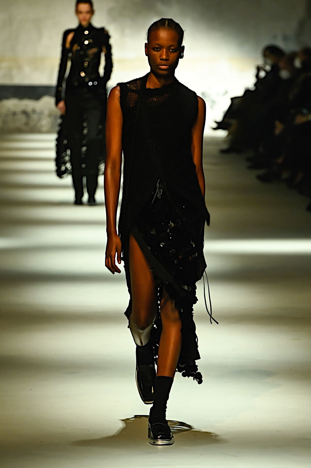 Fashion Week Milan Fall/Winter 2022 look 39 de la collection N°21 womenswear