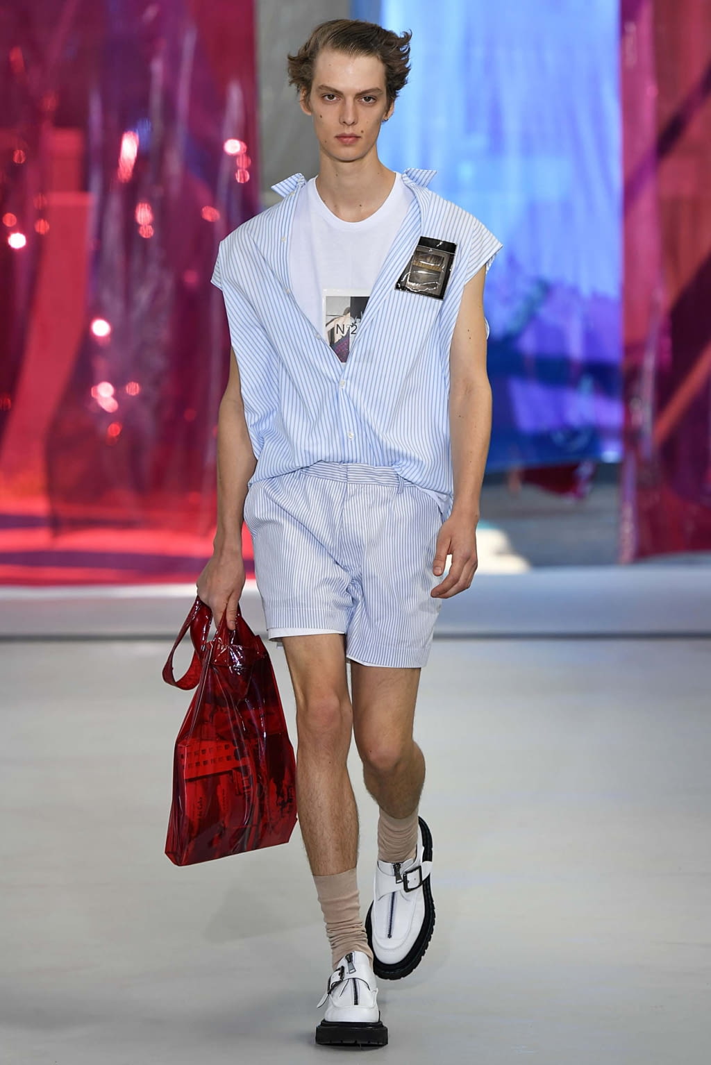 Fashion Week Milan Spring/Summer 2019 look 25 from the N°21 collection menswear