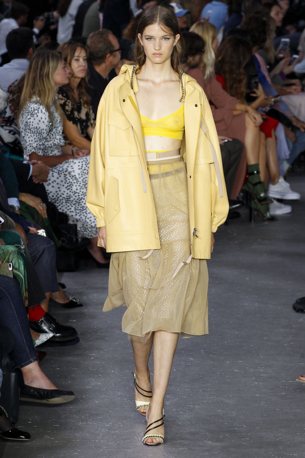 Fashion Week Milan Spring/Summer 2018 look 26 from the N°21 collection womenswear