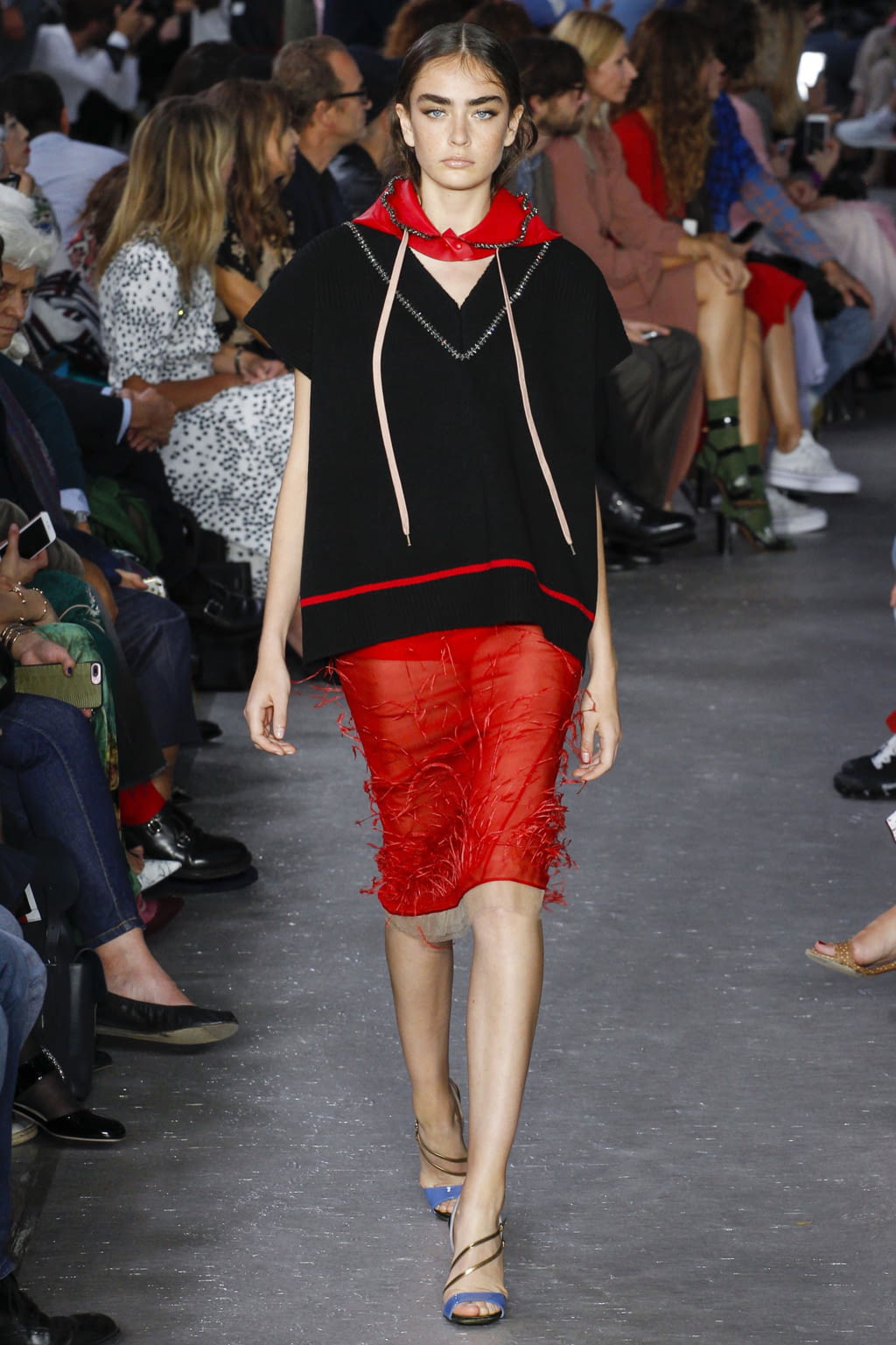 Fashion Week Milan Spring/Summer 2018 look 31 from the N°21 collection womenswear