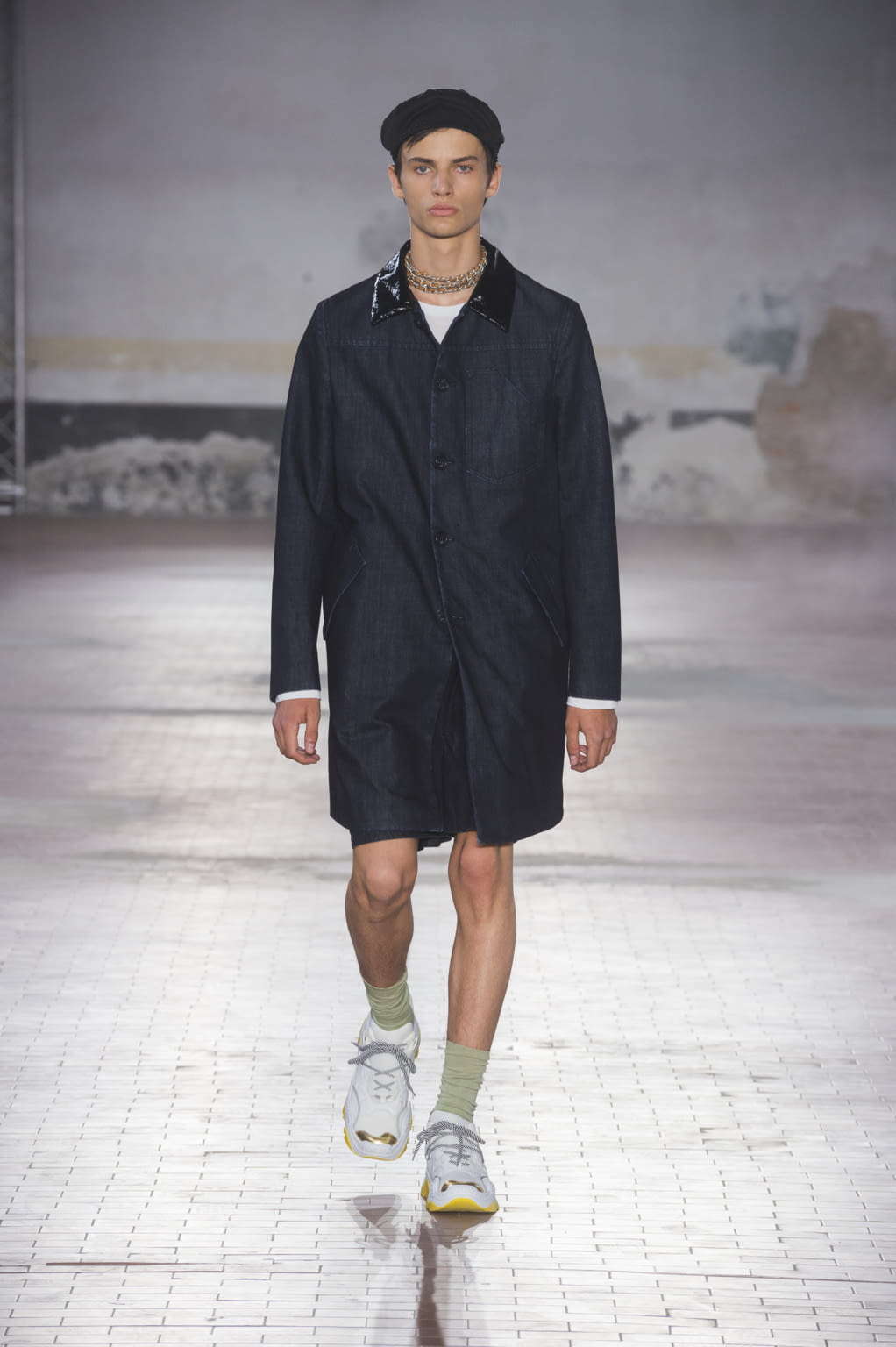 Fashion Week Milan Spring/Summer 2018 look 1 from the N°21 collection menswear