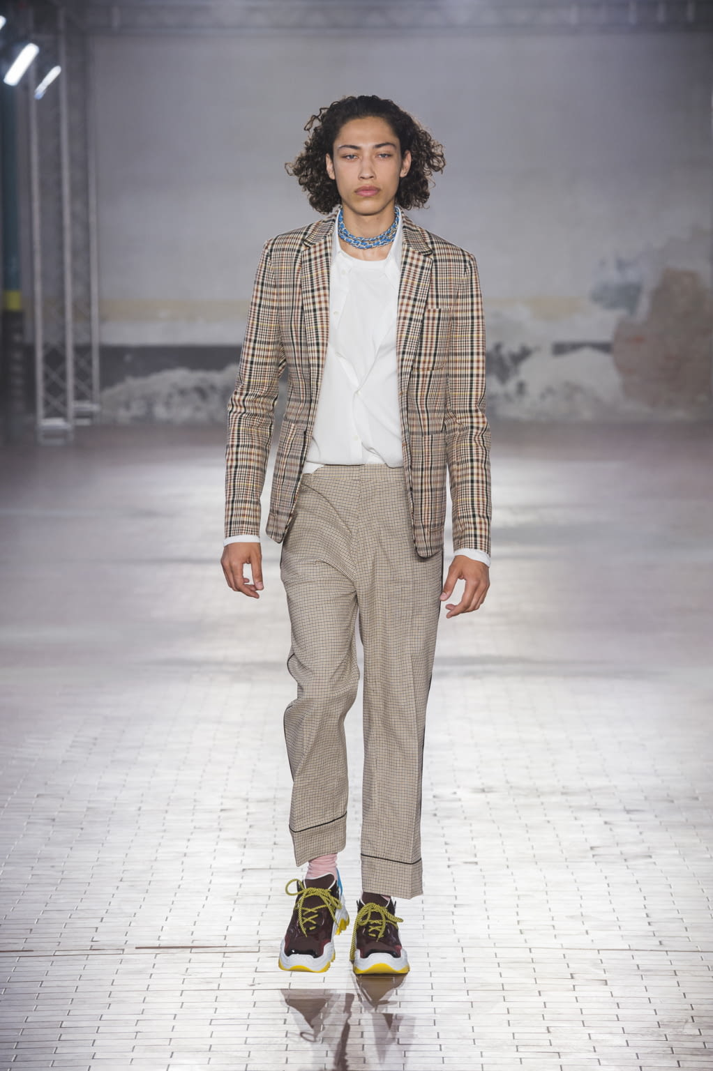 Fashion Week Milan Spring/Summer 2018 look 14 from the N°21 collection menswear
