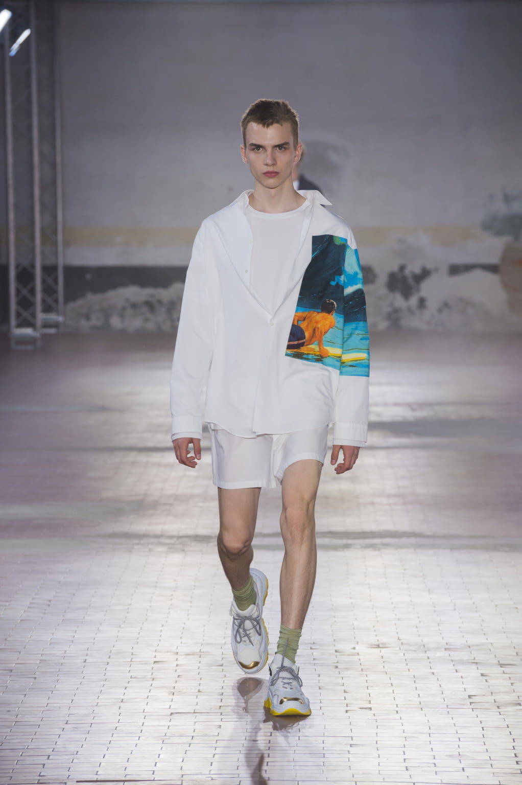 Fashion Week Milan Spring/Summer 2018 look 2 de la collection N°21 menswear