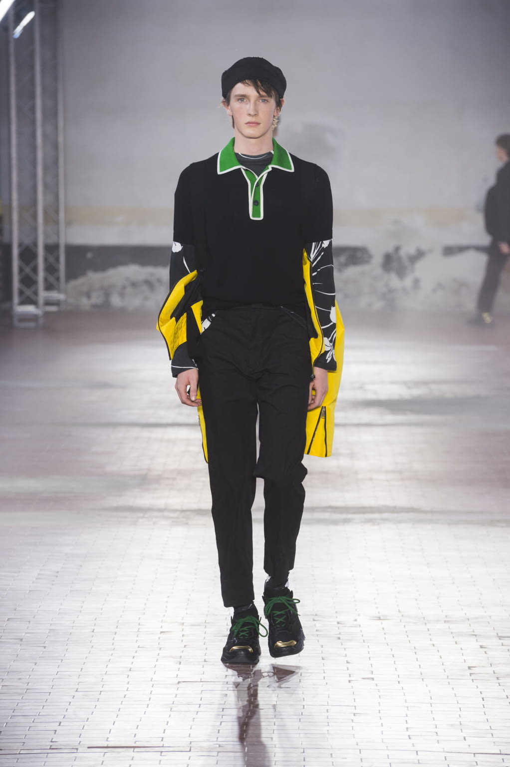 Fashion Week Milan Spring/Summer 2018 look 23 from the N°21 collection 男装